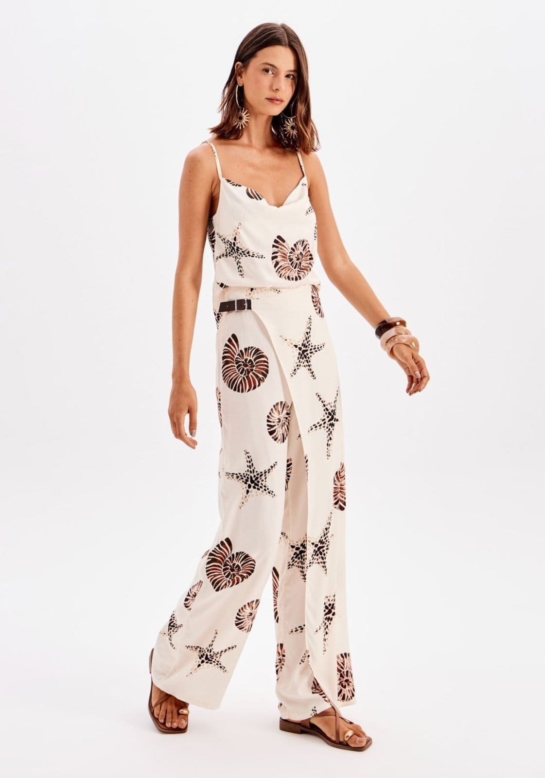 Calça Reta Com Sobreposição Estampada