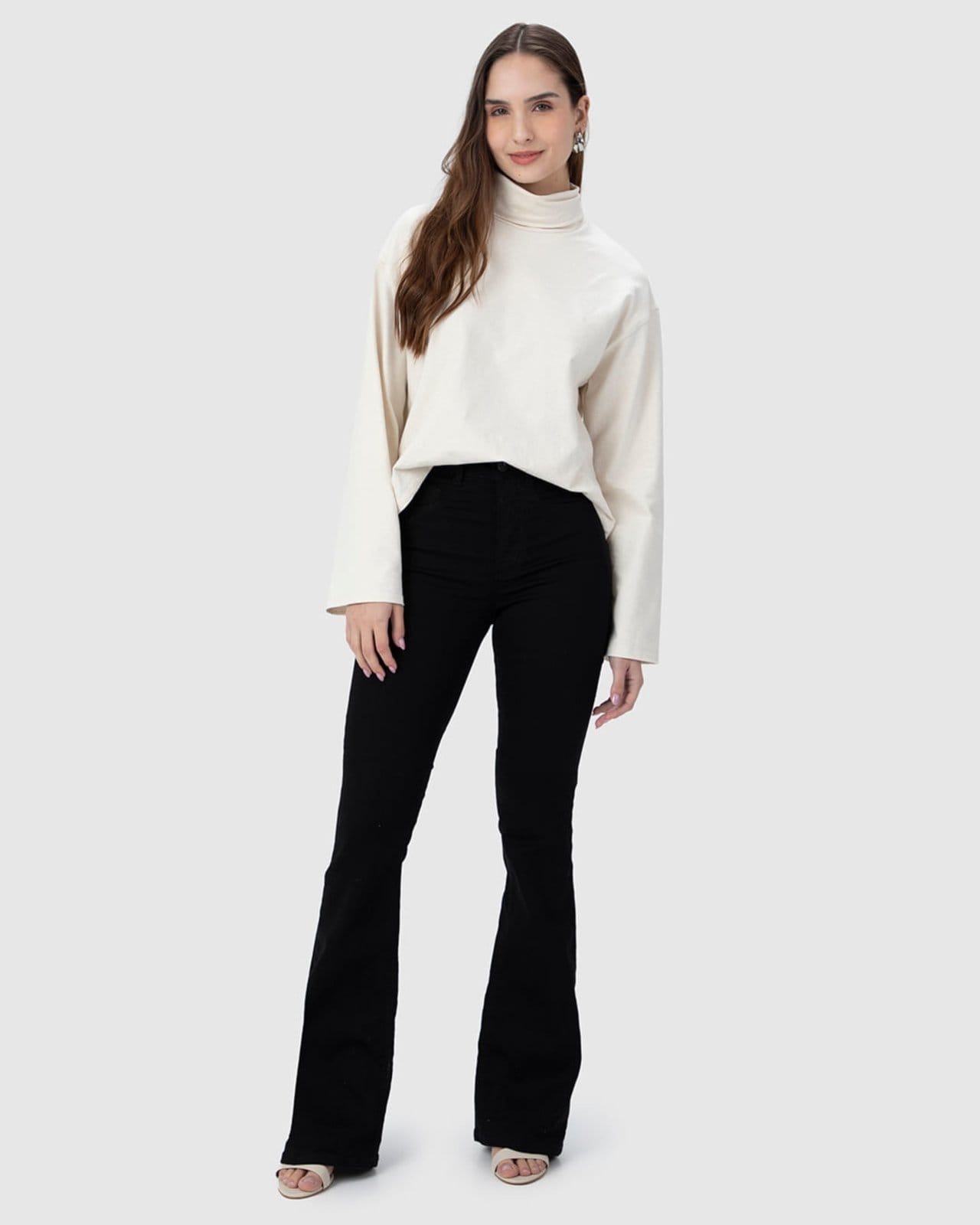 Calça Flare Feminina Cintura Alta Em Sarja Com Elastano