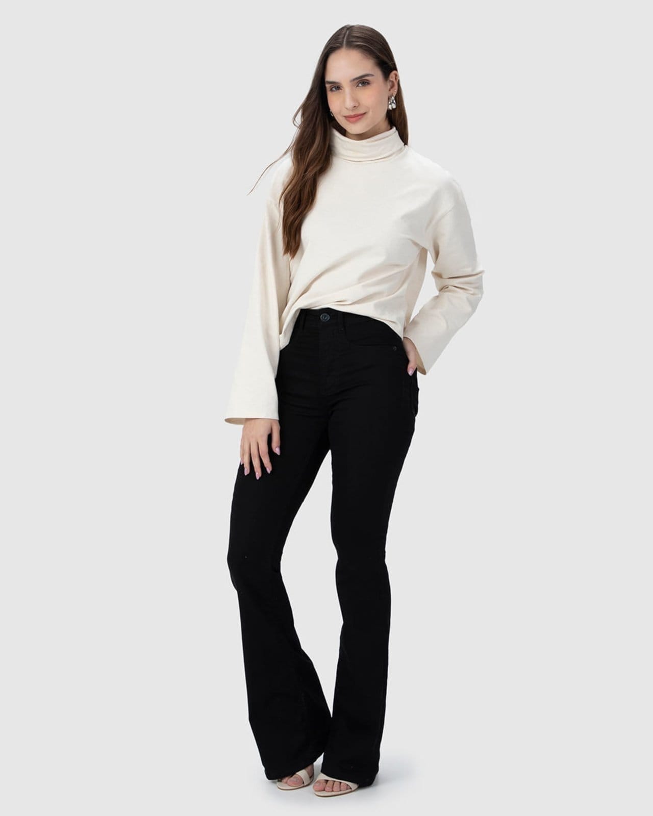 Vista 2 Calça Flare Feminina Cintura Alta Em Sarja Com Elastano Malwee preto