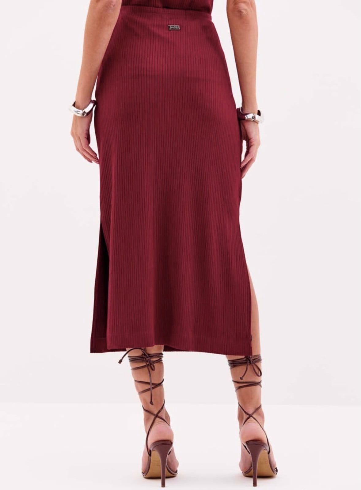 Vista 2 Saia Canelada Triton Bordo Veludo Triton bordô