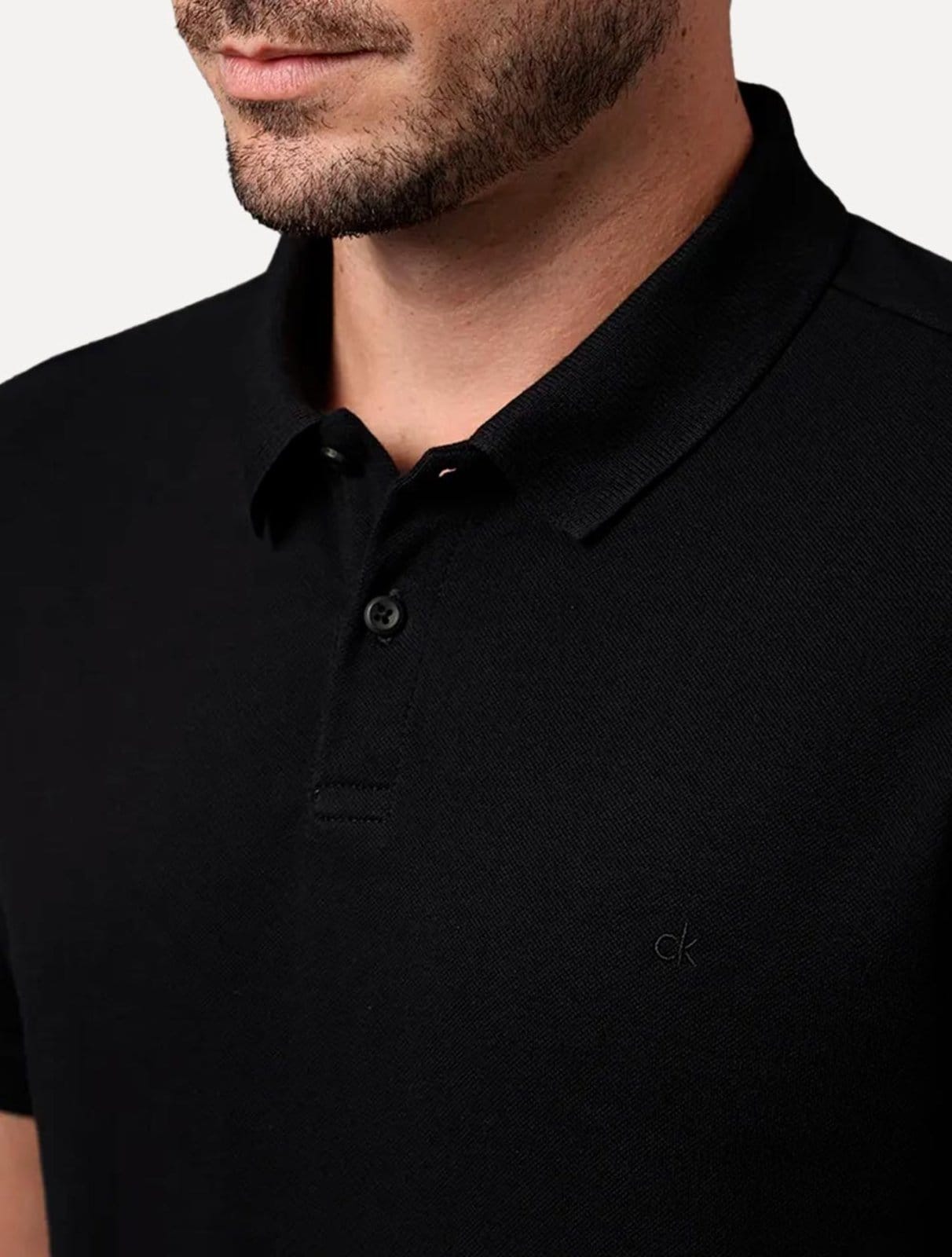 Vista 2 Polo Calvin Klein Masculina Piquet Regular Básica Mono Sem Friso Preta Calvin Klein preto
