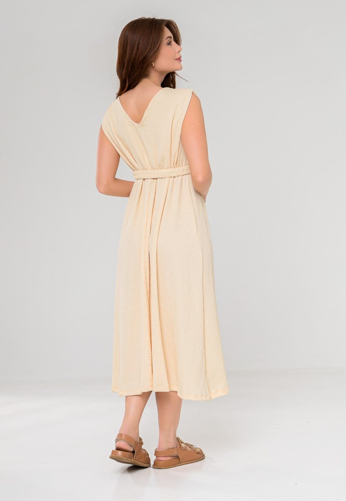 Vista 2 Vestido Aura Eva Cinto Malha Creponada Off Aura off-white