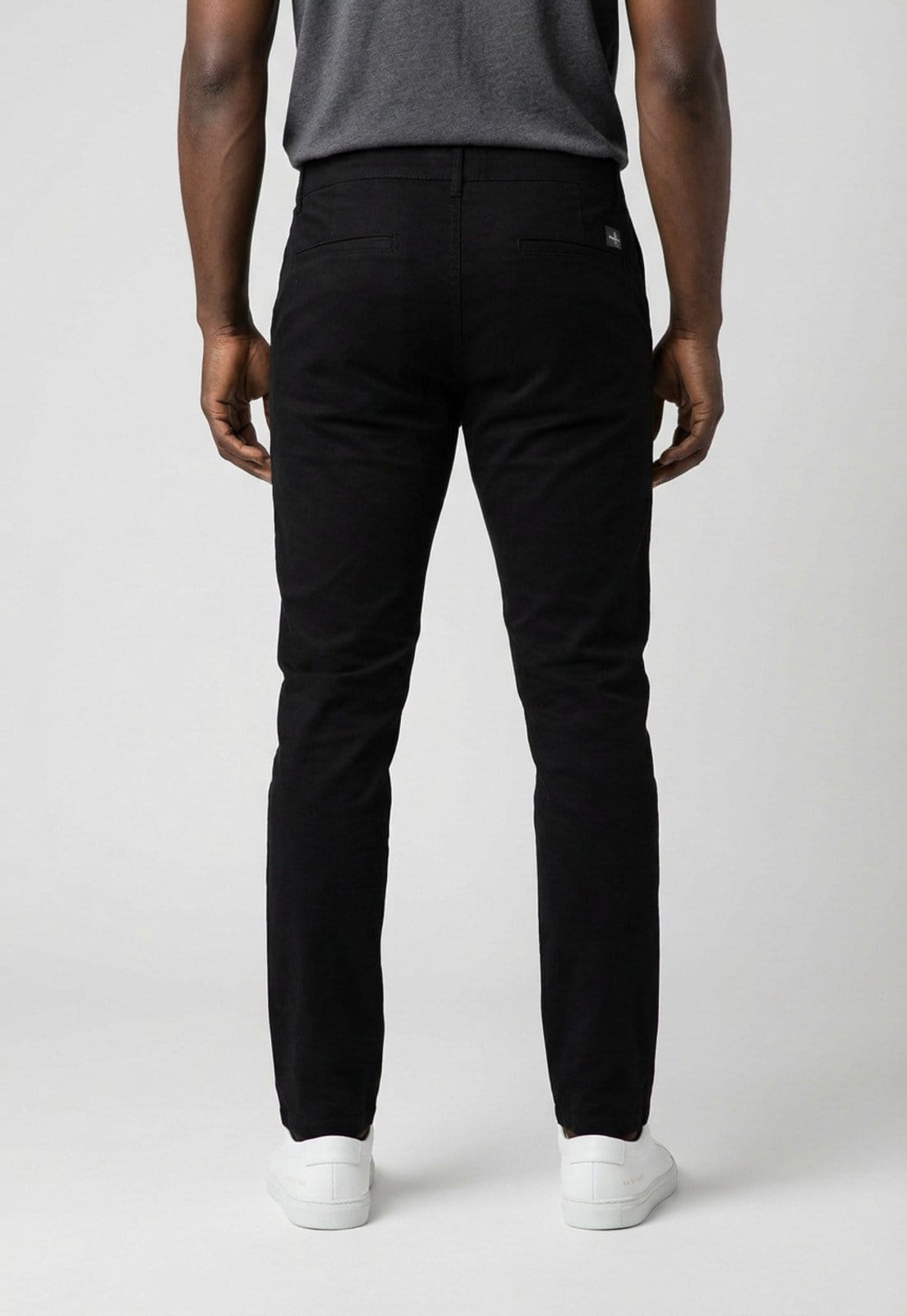 Vista 2 Calça Masculina Calvin Klein Jeans Slim Chino Preta Calvin Klein Jeans preto