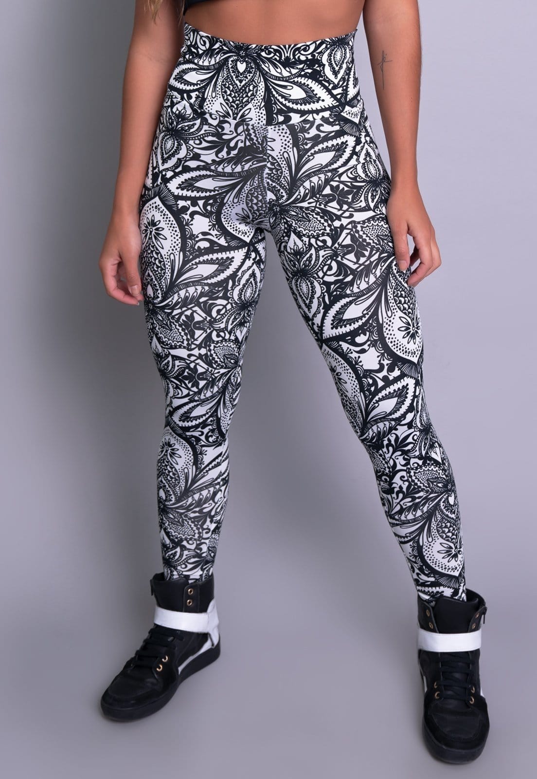 Vista 2 Calça Legging MVB Modas Cintura Alta Fitness Lisa Mandala Mvb Modas branco/estampado/multicolorido/preto