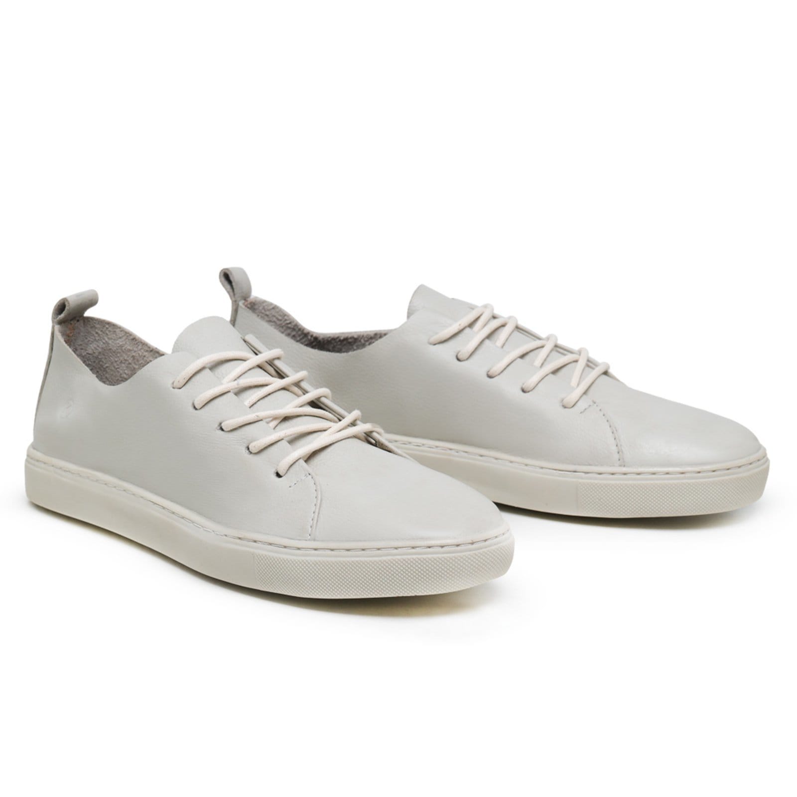 Vista 2 Tenis Feminino de Couro Cano Baixo Sem Forro Muito Leve e Confortavel Ref.:1810 Off White Mister Couros branco white