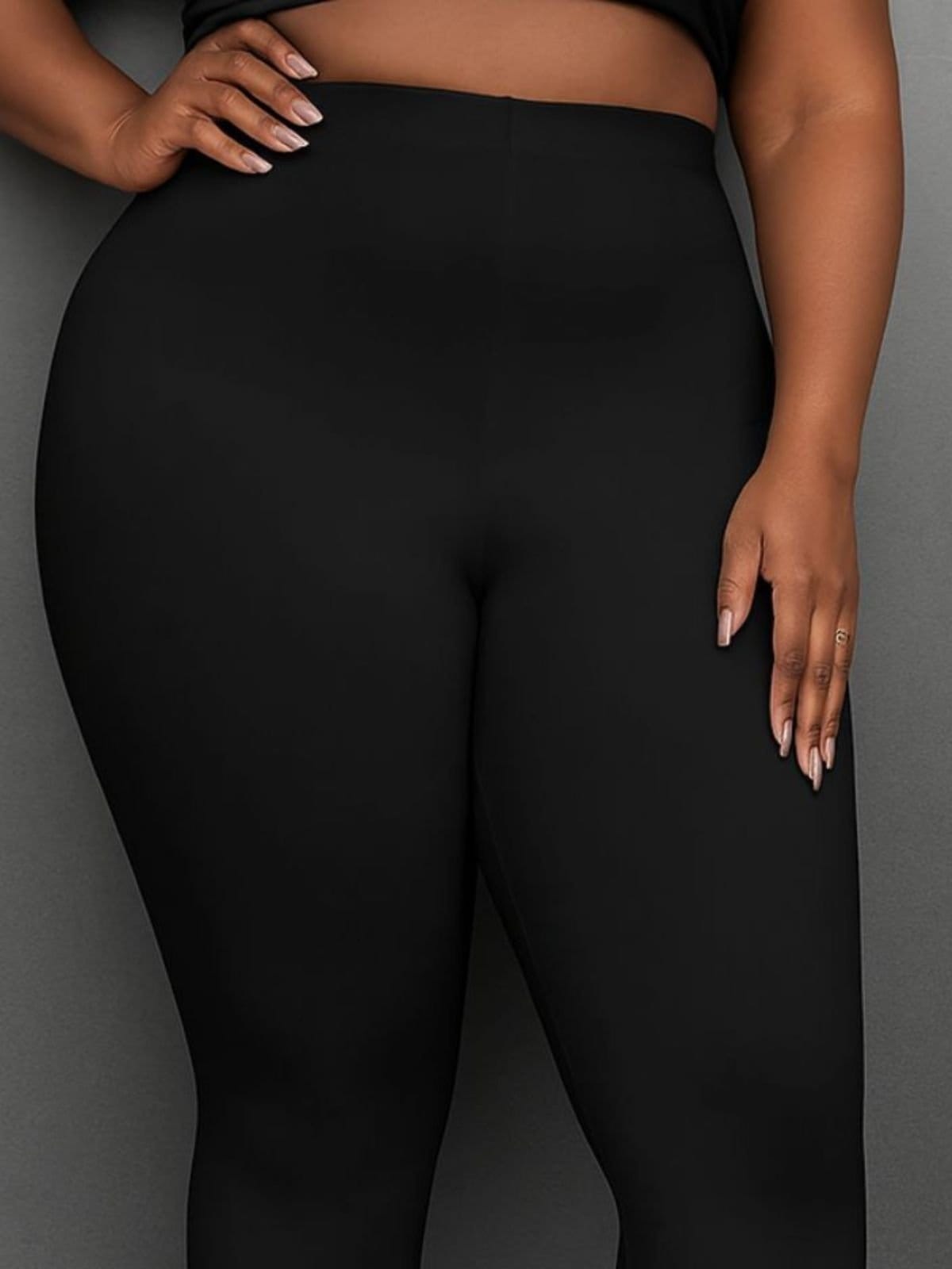 Vista 2 Calça Legging Plus Size Feminina CKF Wear Cintura Alta Preta CKF Wear preto