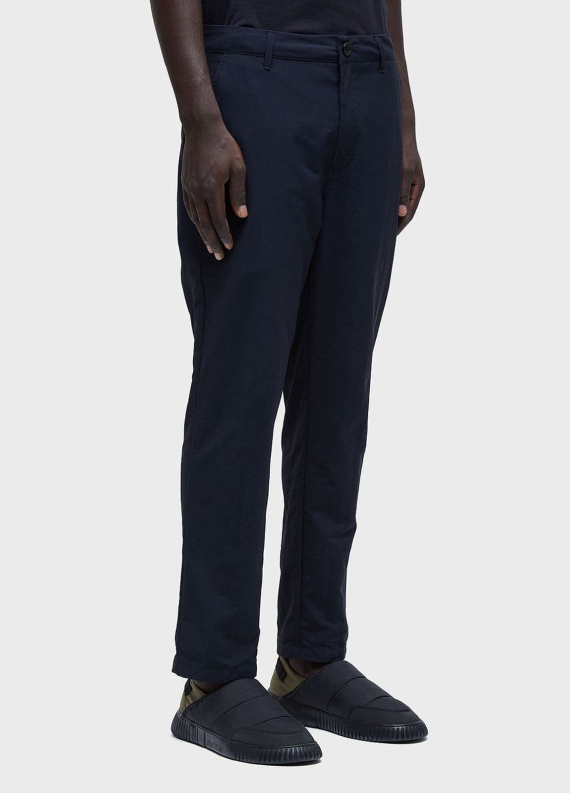 Vista 2 Calça alfaiataria superlight tech Osklen preto