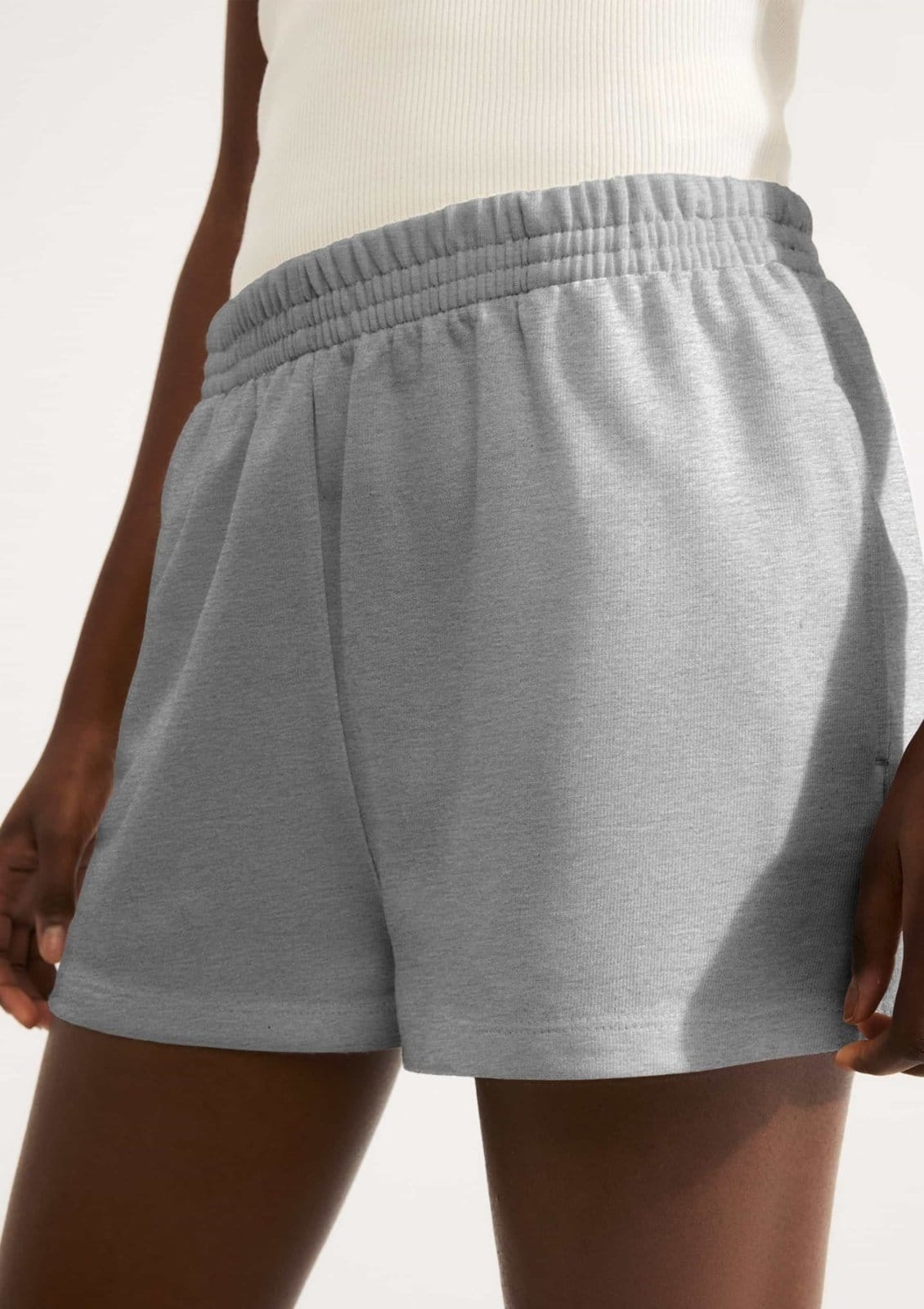Vista 2 Shorts Feminino Em Malha Binada Hering cinza