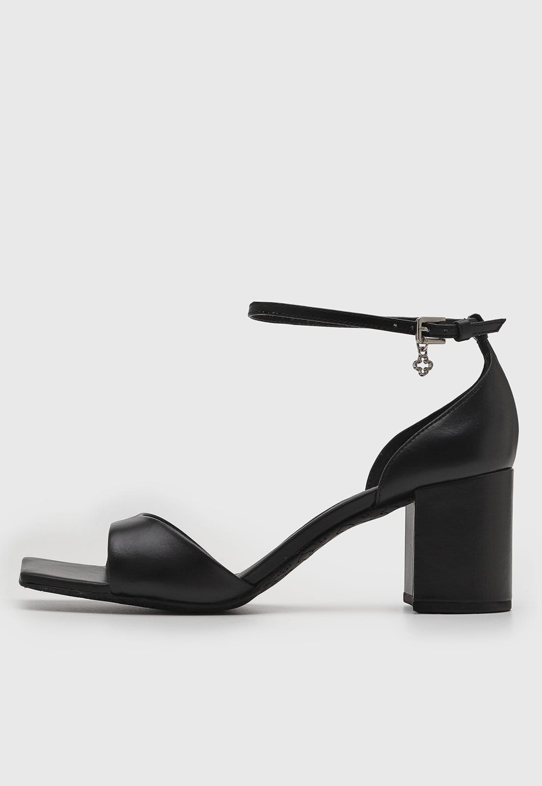 Sandália Feminina Capodarte Salto Bloco Baixo Preta