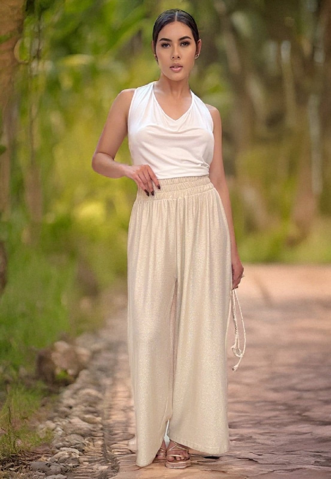 Vista 2 Calça Pantalona Dourada Amazonia Vital dourado