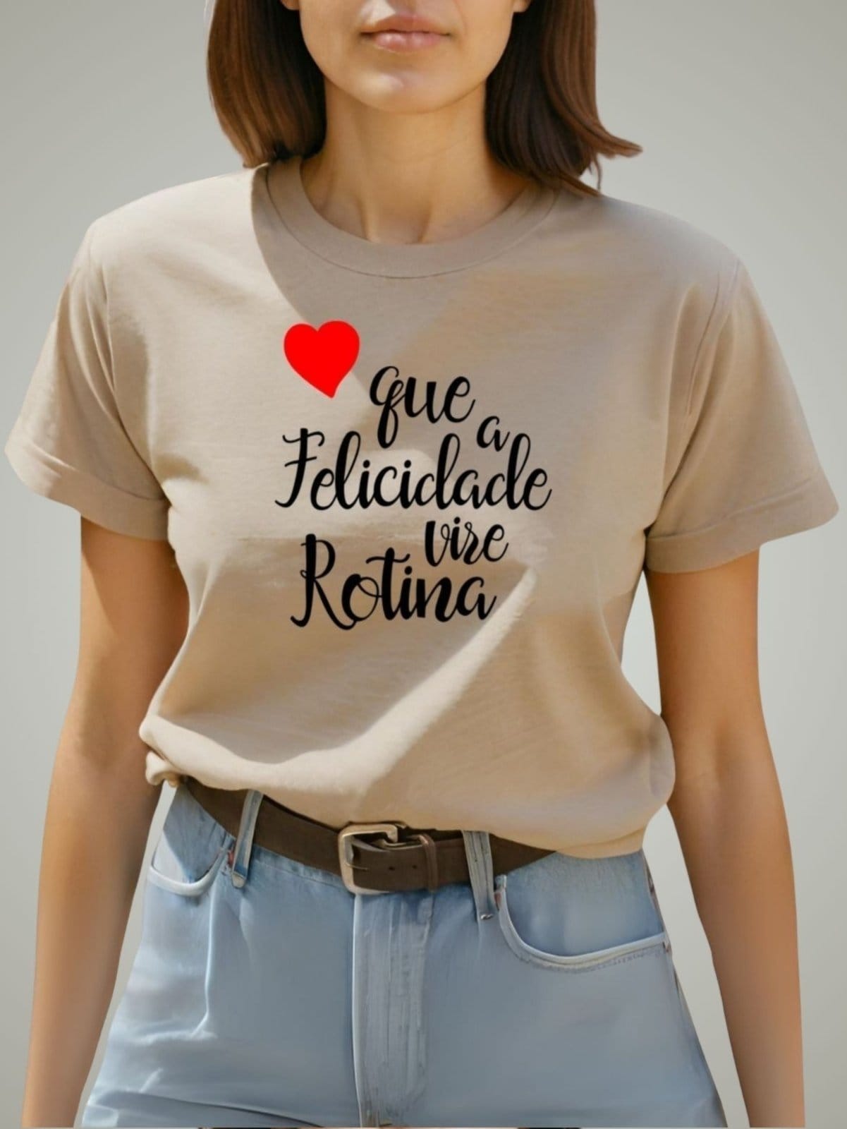 Camiseta Feminina GuGi T-shirt Que a Felicidade Vire Rotina Caqui