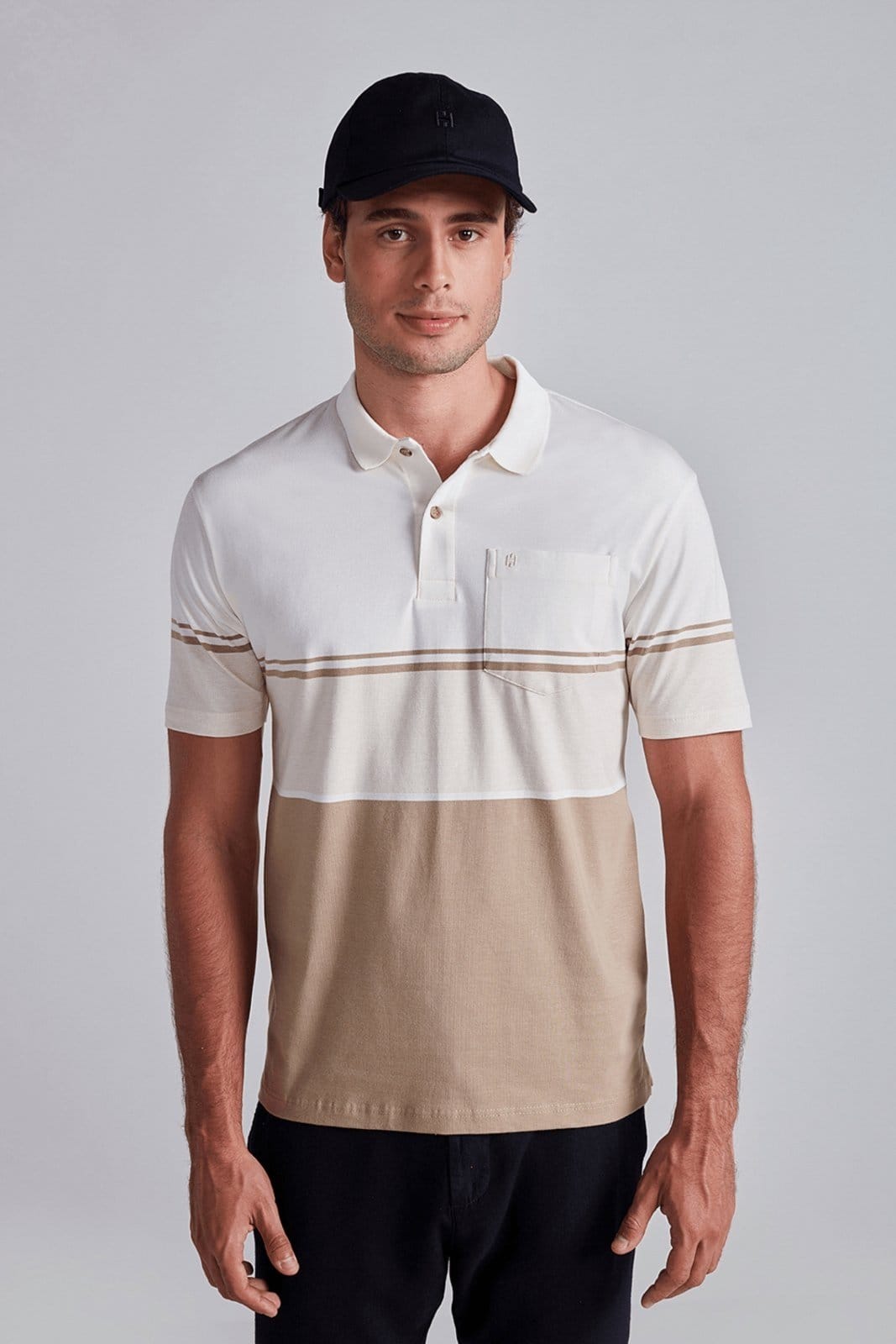 Vista principal HIGHSTIL Camisa Polo com Bolso Malha Comfort - Creme / Marrom HIGHSTIL bege