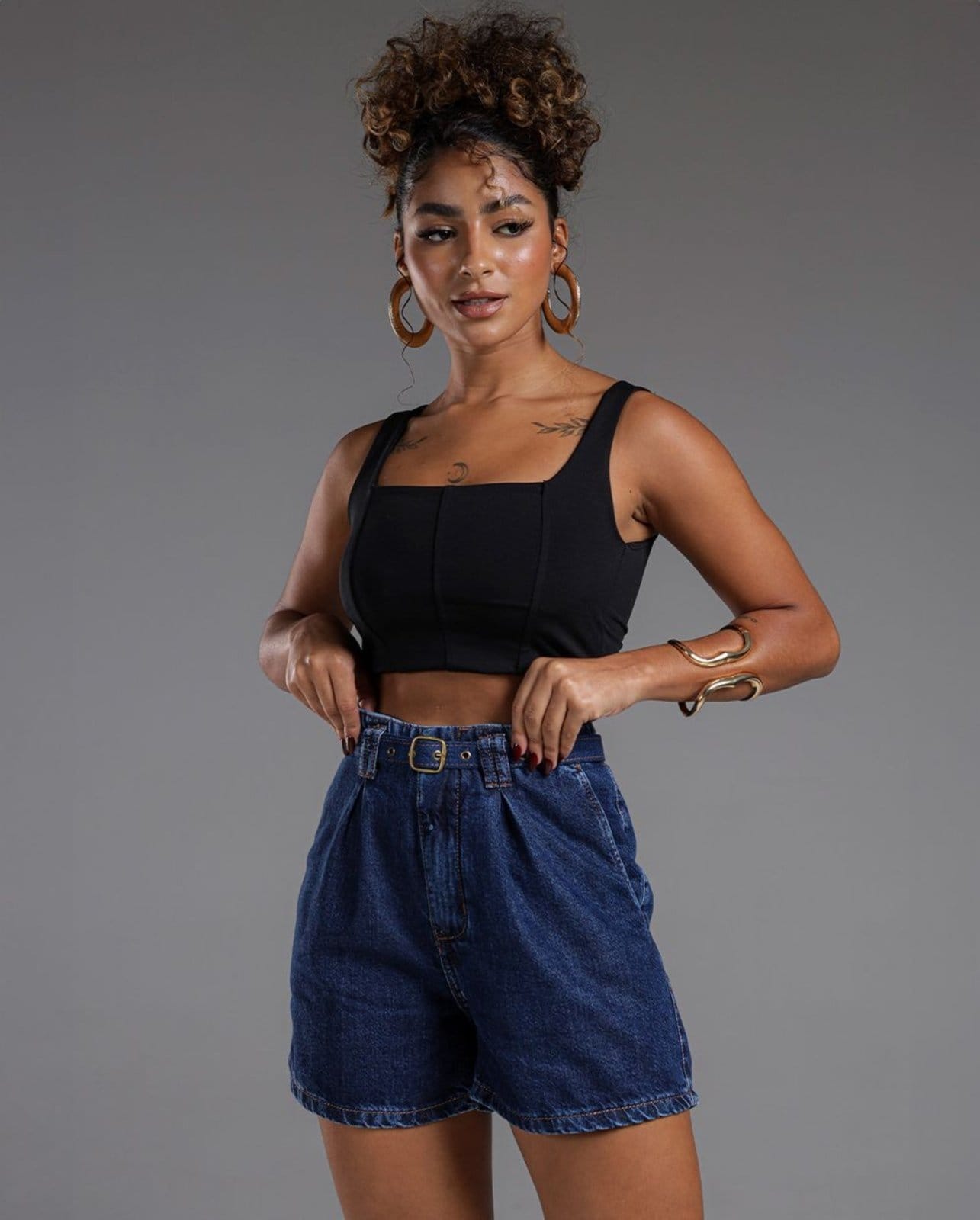 Shorts Feminino Alfaiataria com Cinto Revestido 24428 Escura