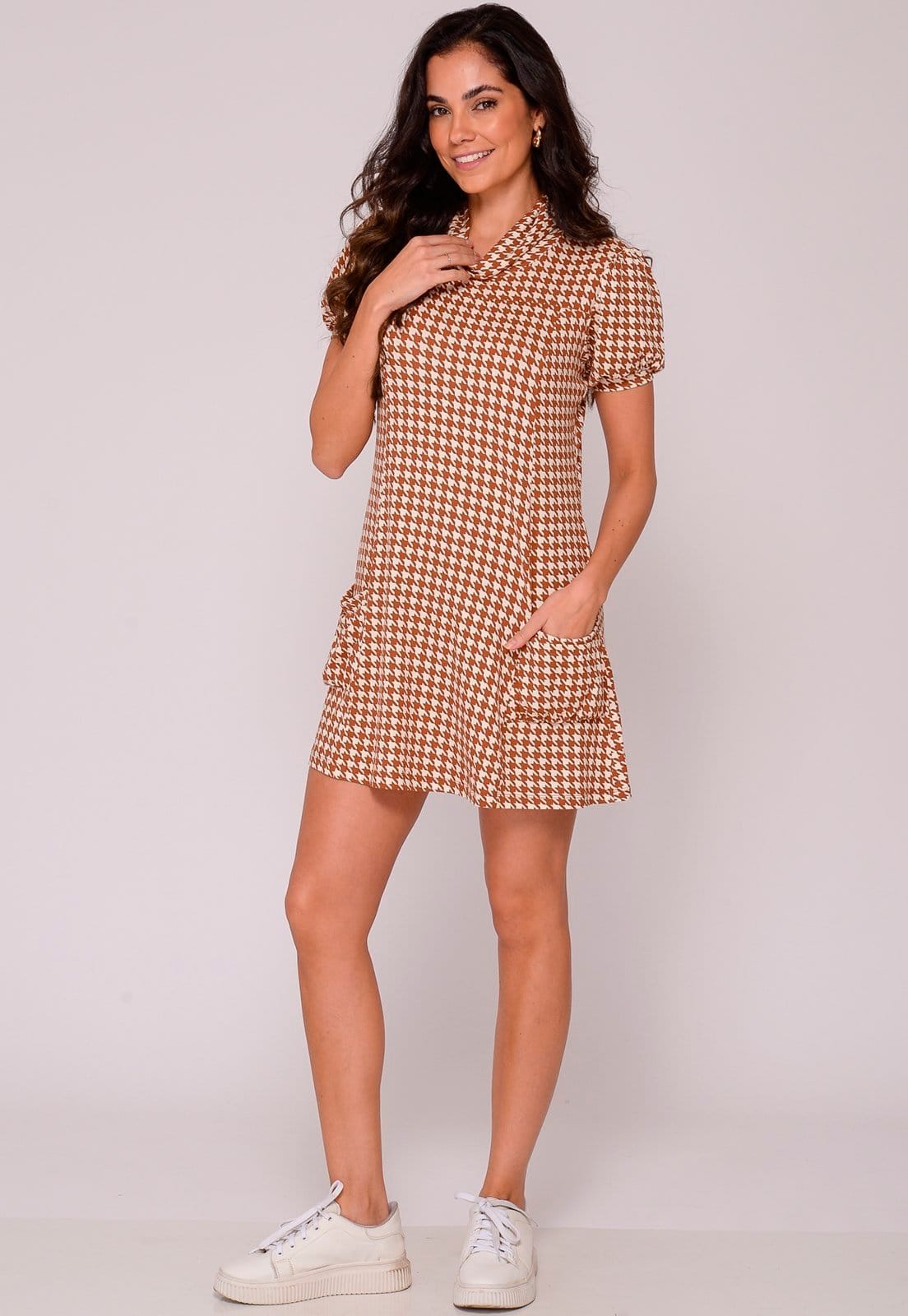 Vista 2 Vestido Manga Bufante Gola Alta B’Bonnie Sharon Bege B'Bonnie caramelo/xadrez