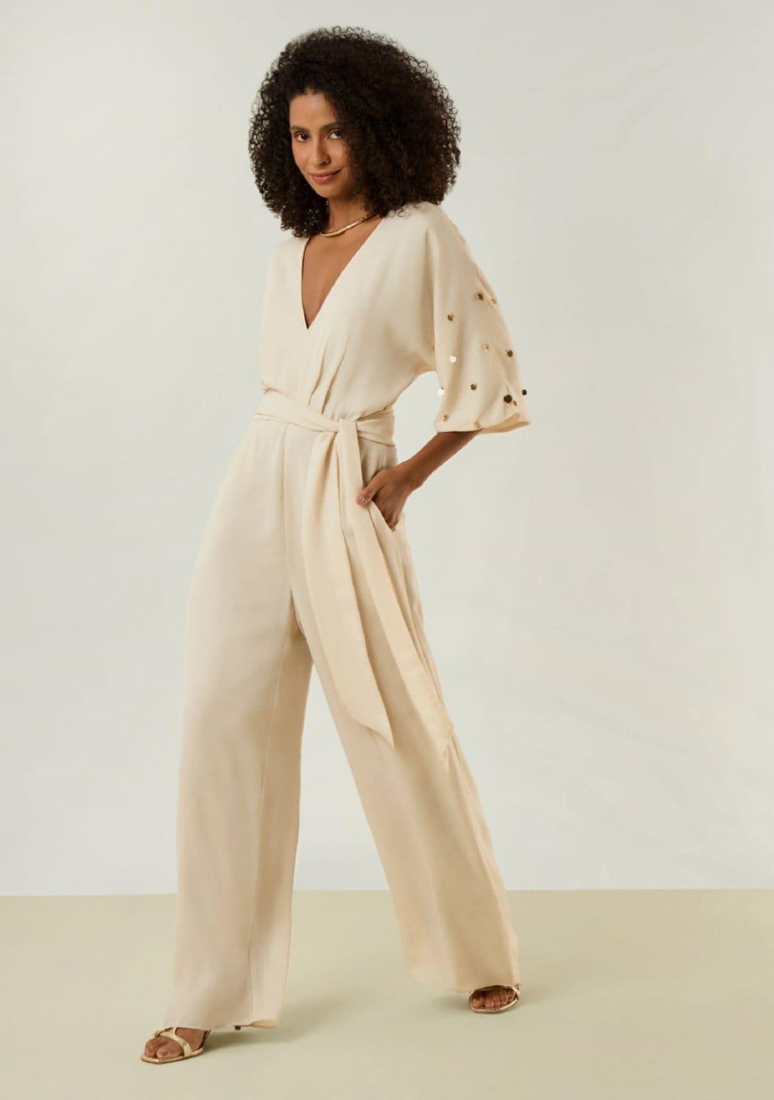 Macacão Maria Valentina Solto Decote V Manga Curta Longo