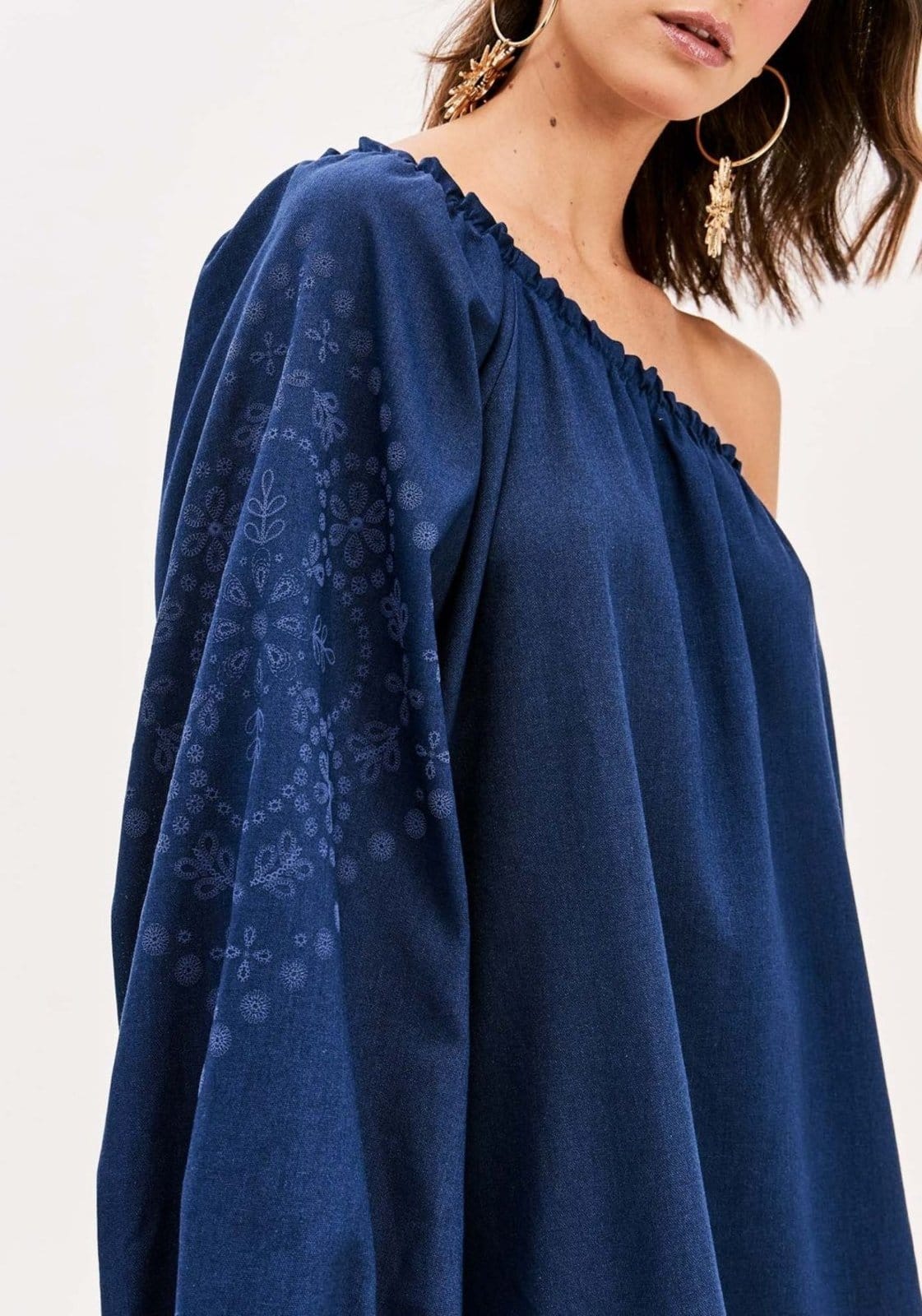 Vista 2 Vestido Curto Ombro Único Com Linho My Favorite Things azul