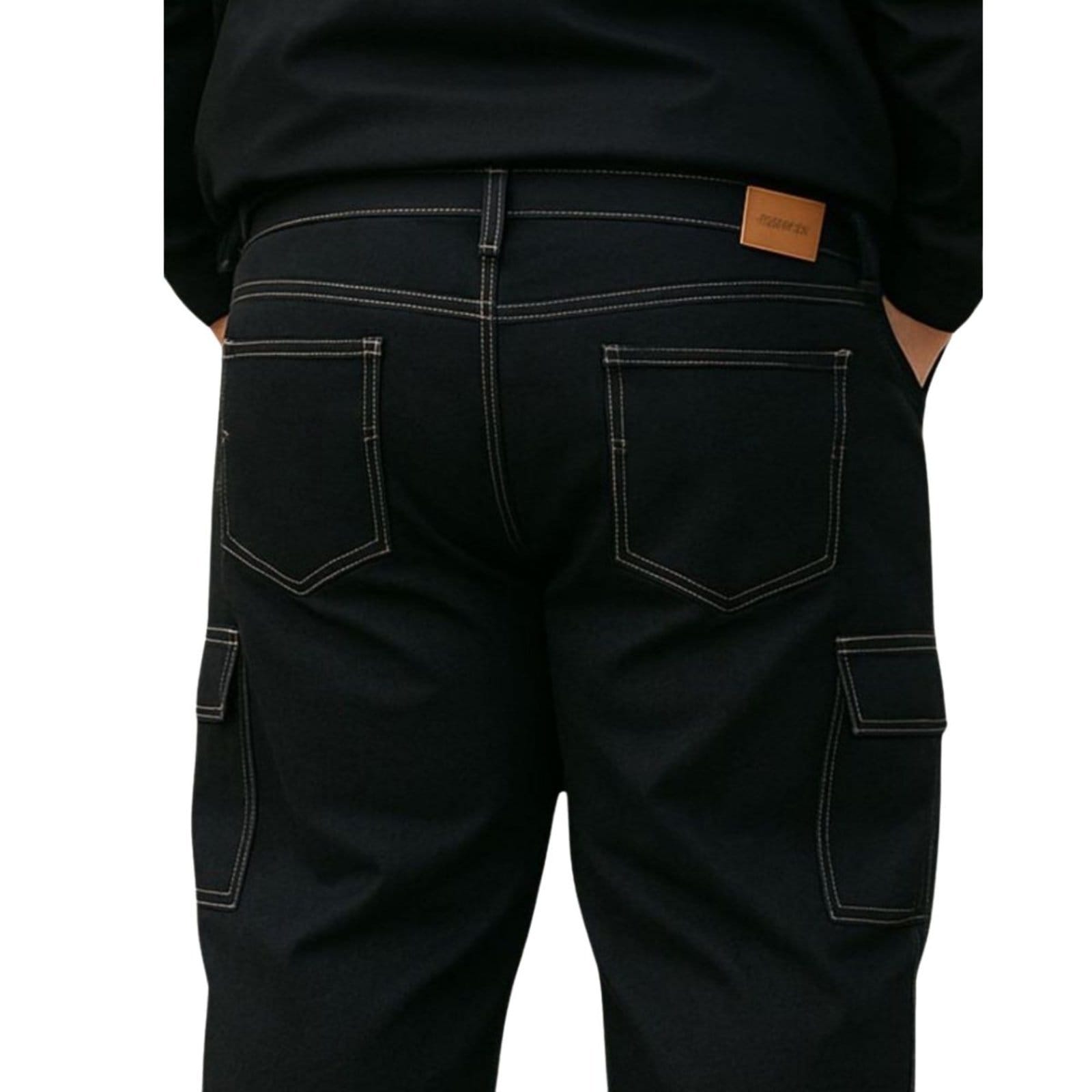 Vista 2 Calça Cargo Plus Size Preta Sarja com Costura Branca Jeans Loka preto