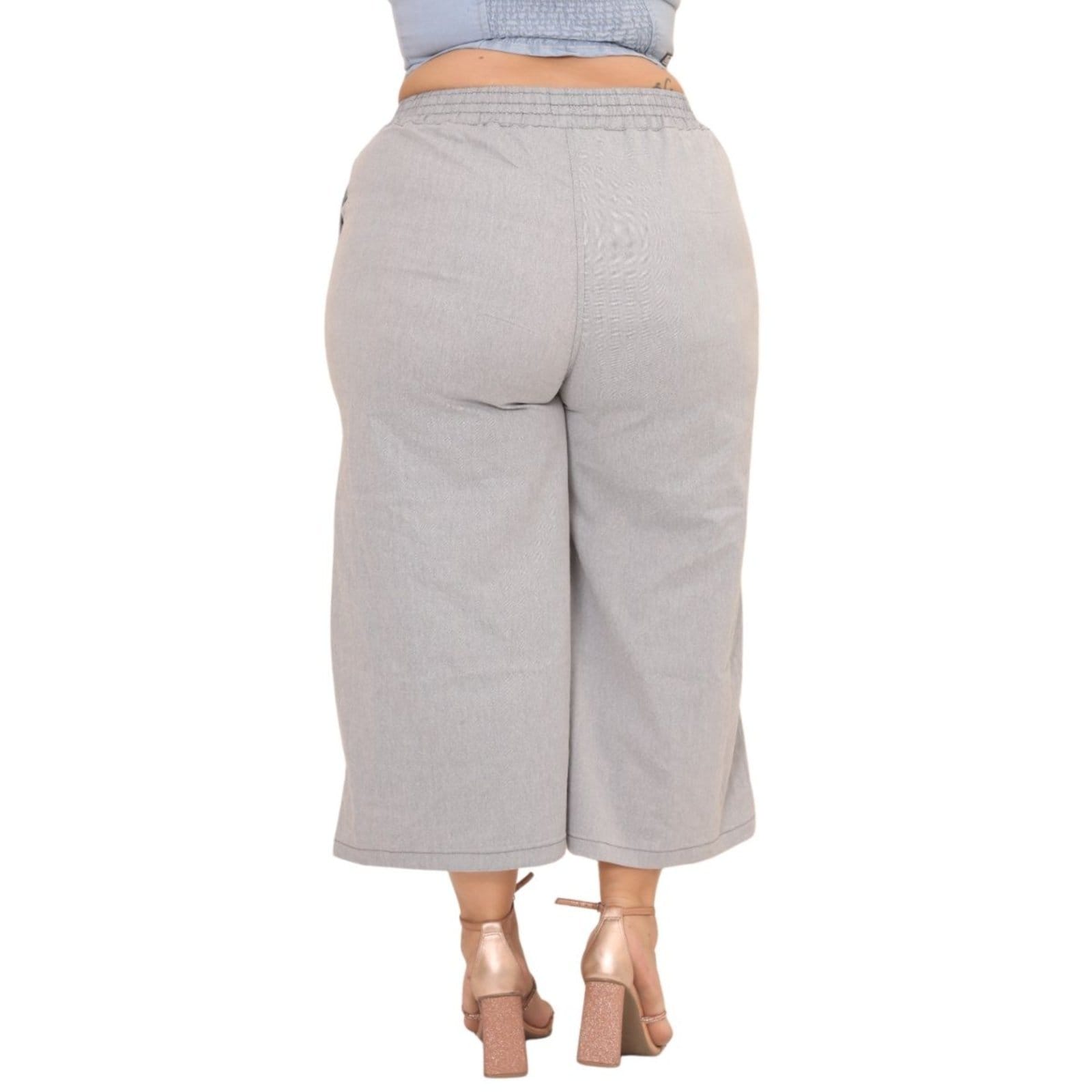 Vista 2 Calça Feminina Jeans Loka Plus Size Pantacourt Com Elastico na Cintura Jeans Loka cinza