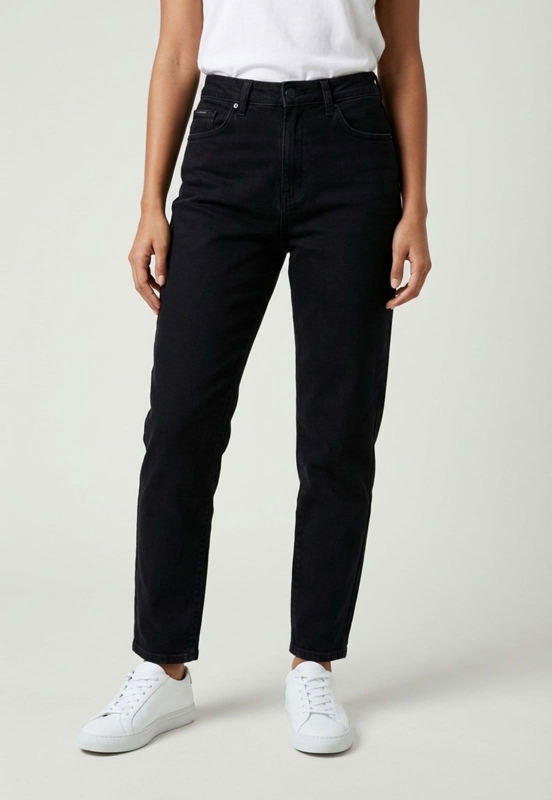 Calça Feminina Calvin Klein Jeans Mom 5 Pockets Preta