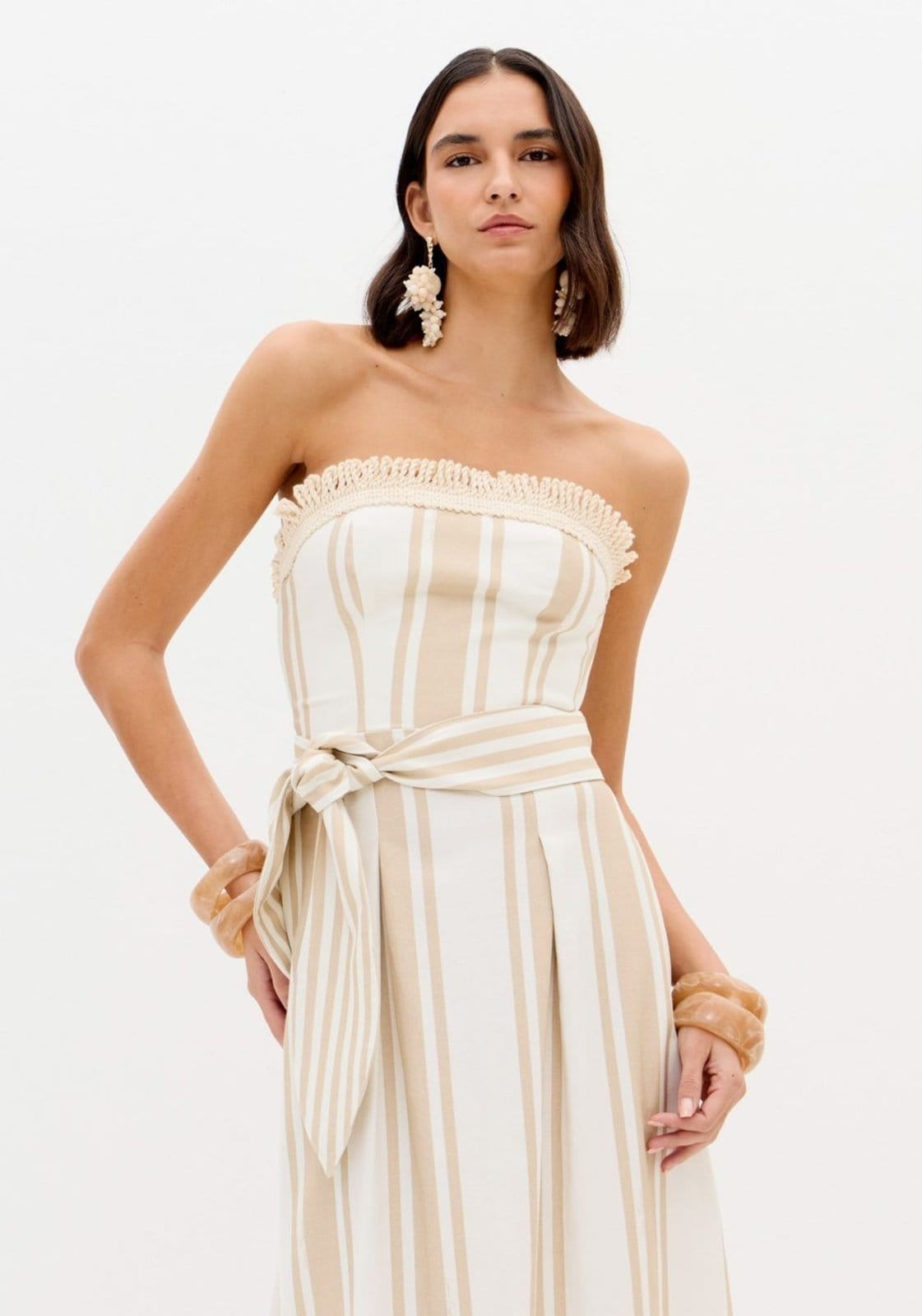 Vista 2 Vestido Longo Sem Alças Com Faixa Lança Perfume bege