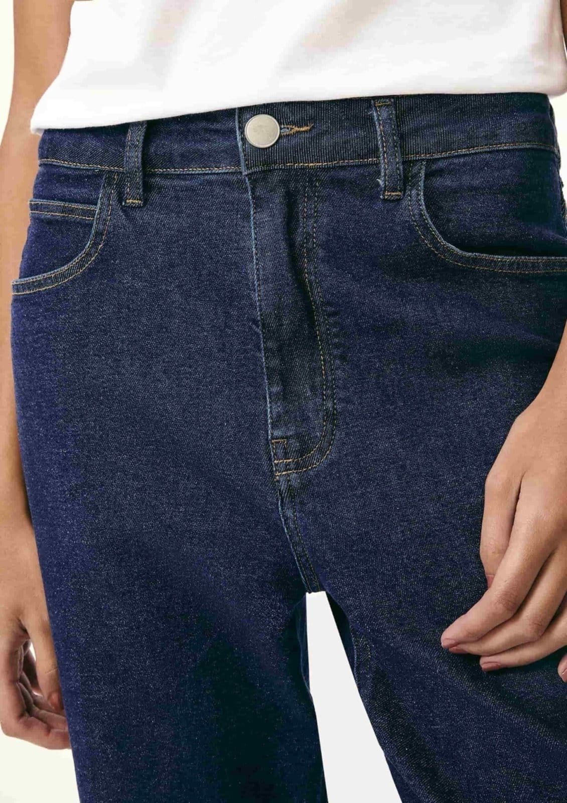 Vista 2 Calça Jeans Feminina Reta Cintura Alta Hering azul marinho