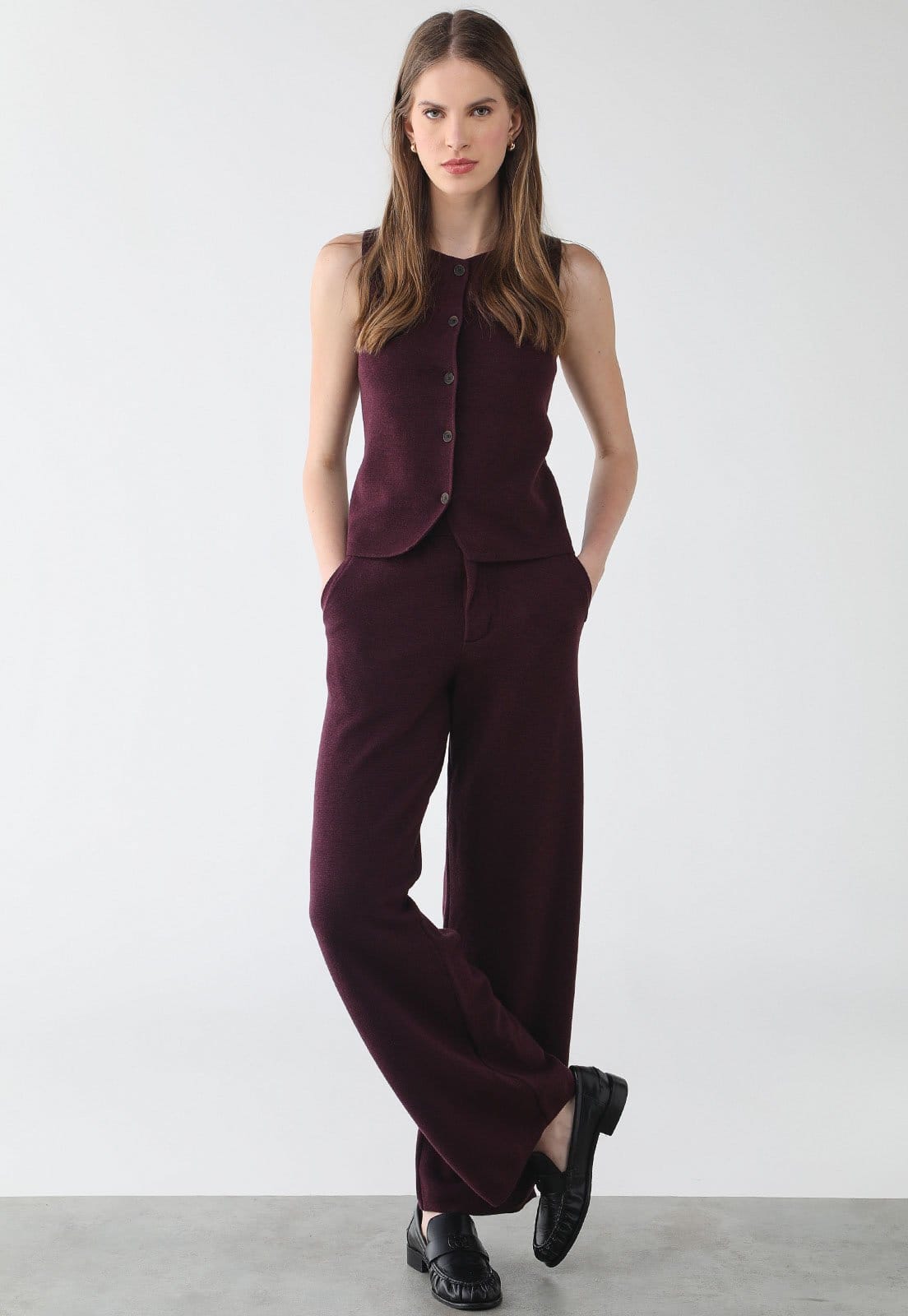 Vista 2 Calça Feminina GAP Reta Cintura Média Bordô GAP vermelho