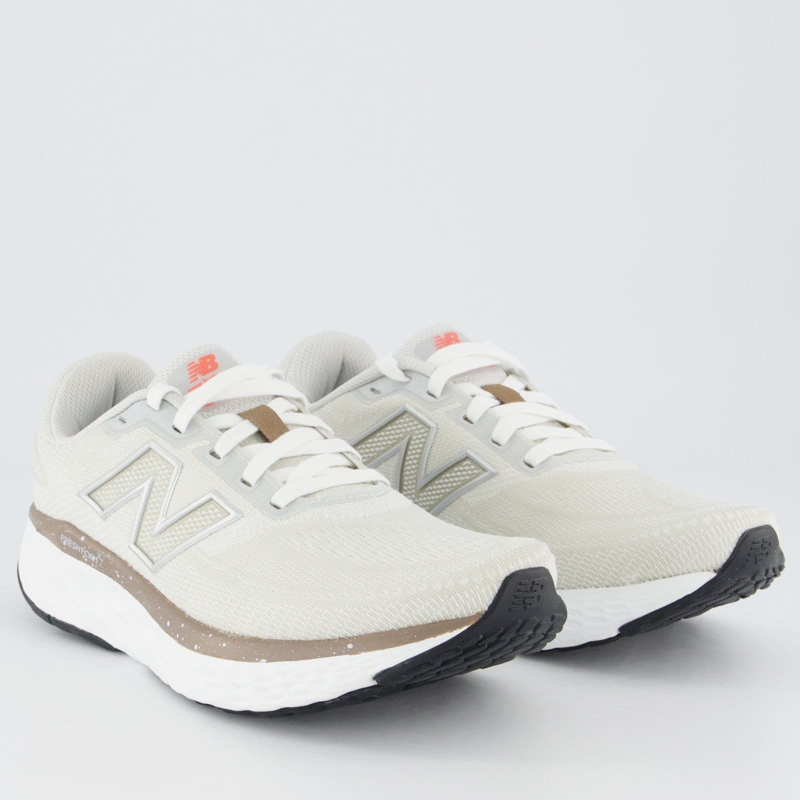 Vista 2 Tênis New Balance Fresh Foam X Evoz V4 Feminino Off White New Balance branco white
