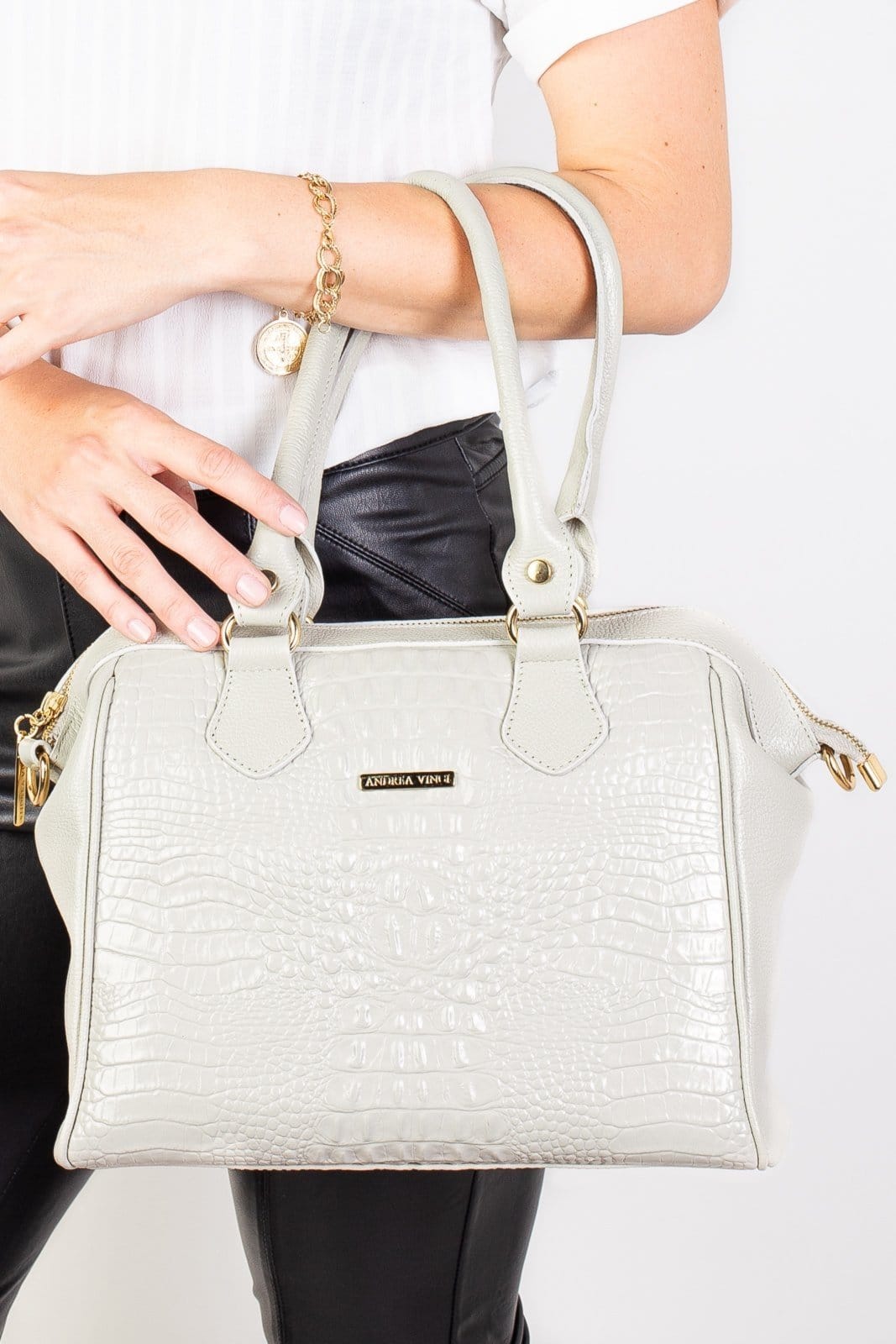 Vista 2 Bolsa Andrea Vinci estruturada de couro croco Leila - Marfim Andrea Vinci preto