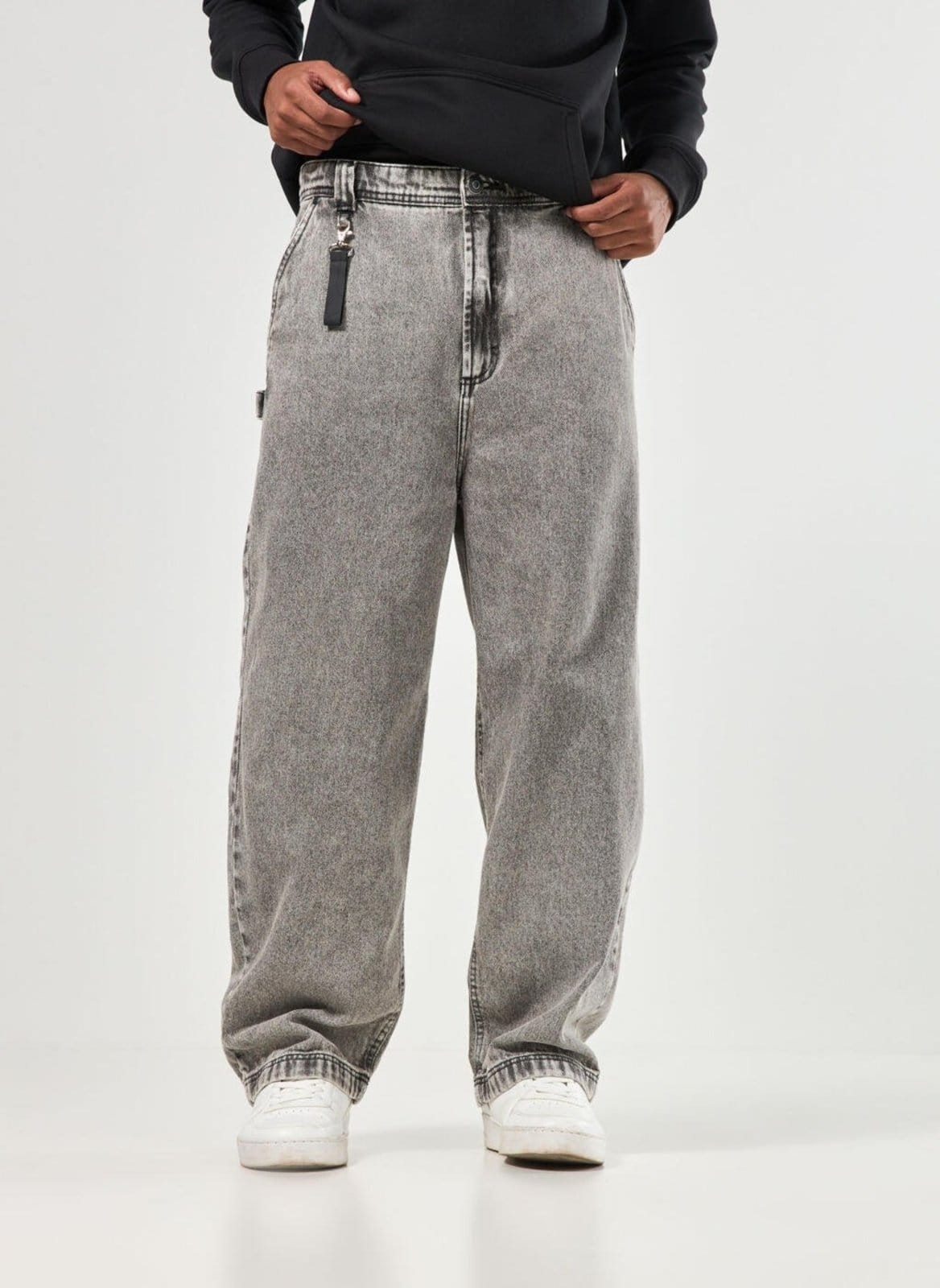 Vista 2 Calça Baggy Jeans Com Chaveiro Youcom cinza