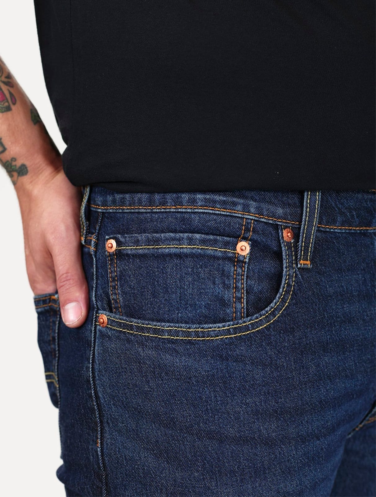 Vista 2 Calça Levis Jeans Masculina 512 Slim Taper Stretch Cool Escura Levis azul