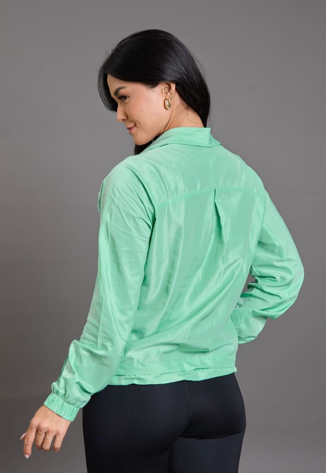 Vista 2 Jaqueta Corta Vento Feminina Lisa Color com Detalhe Dialogo Claro DIALOGO verde/verde militar/verde oliva verde