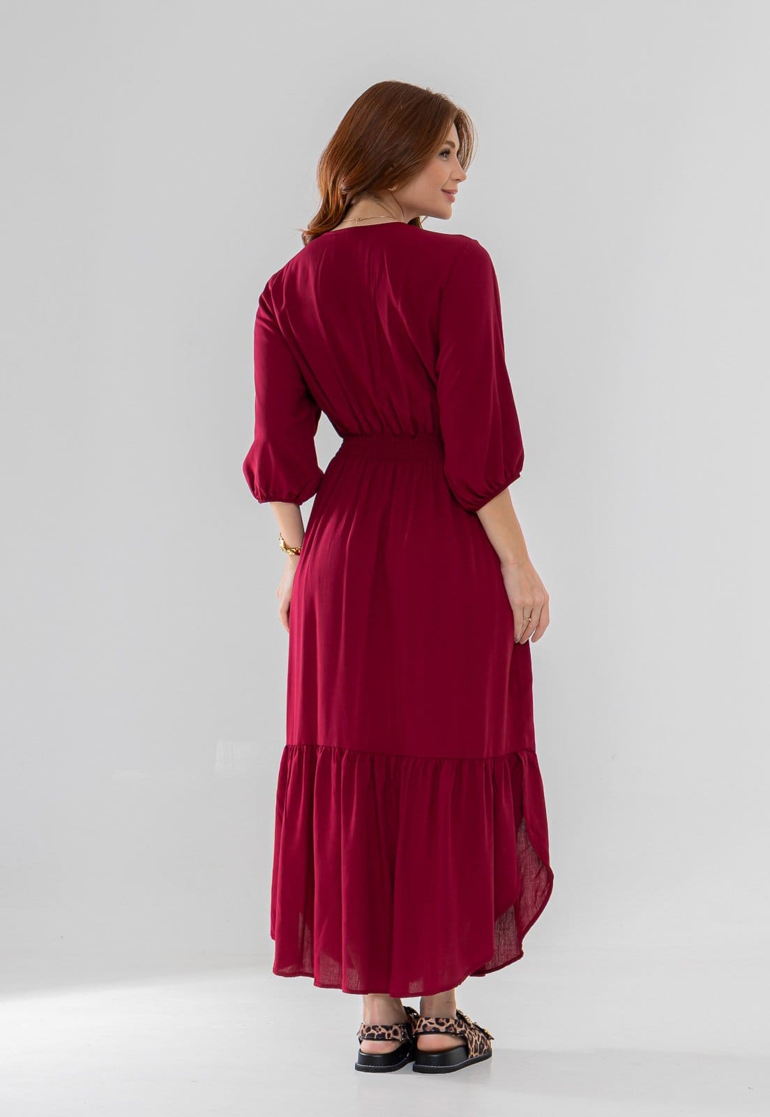 Vista 2 Vestido Aura Joana Viscolinho Liso Aura vinho