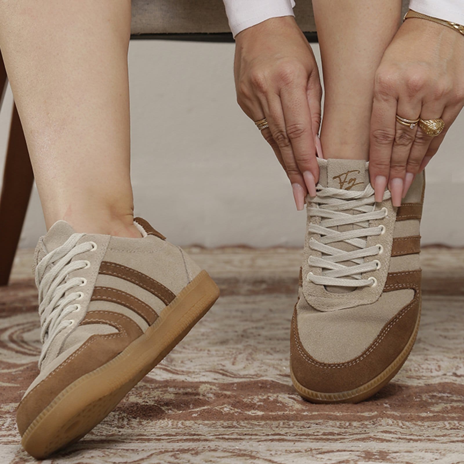 Vista 2 Tênis Casual Slim Feminino Couro Legítimo Festa Lançamento Paty Clássico Dia a Dia Mel Linho FRANCA GRIFFE caramelo