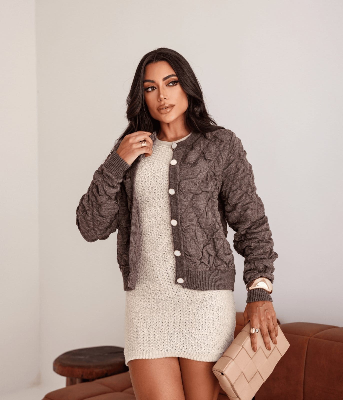 Vista 2 Jaqueta Bomber Cherry Line Feminino Tricô Botão Castor Cherry Line castanho