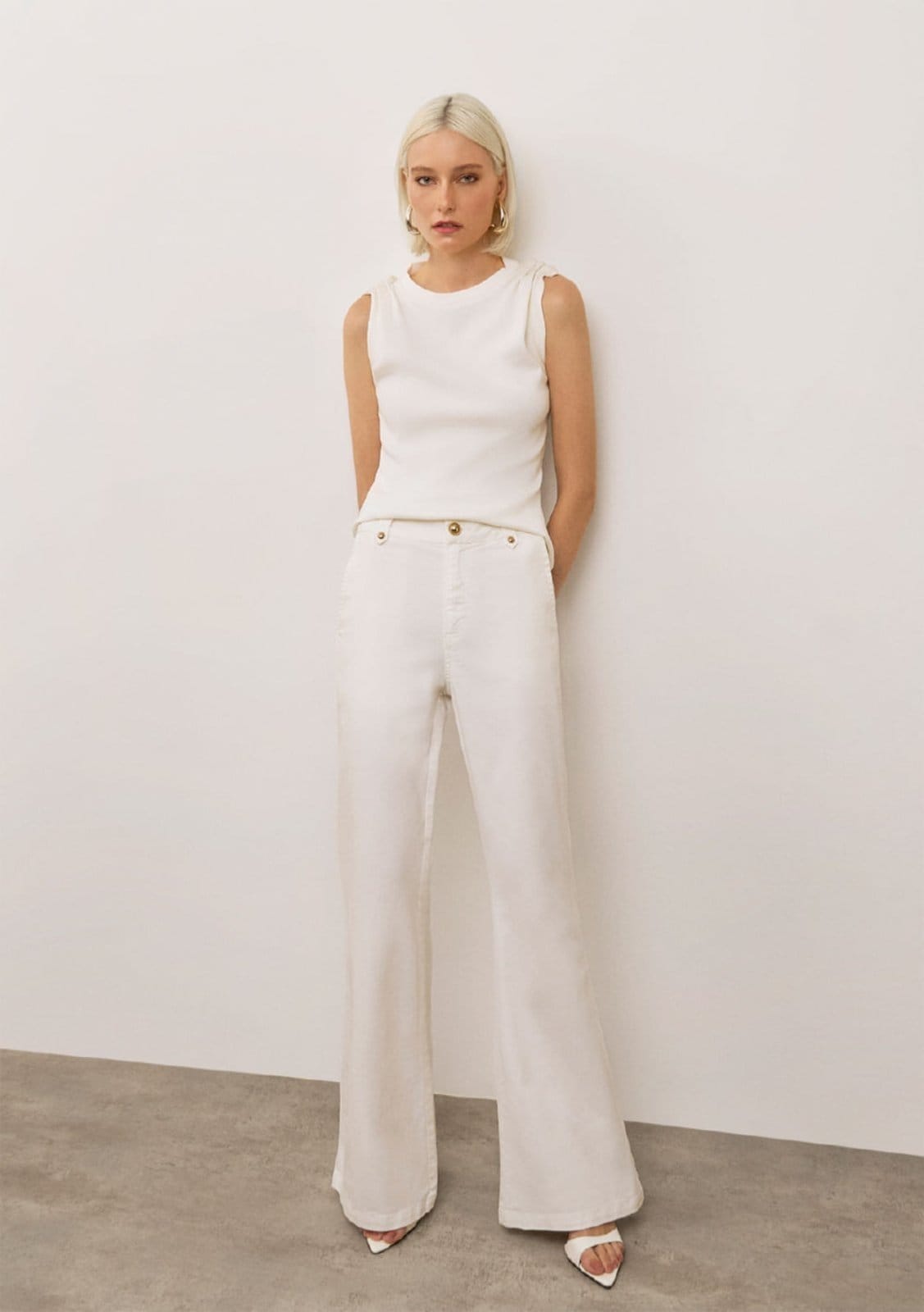 Calça Iódice Boot Cut Alta Off-white