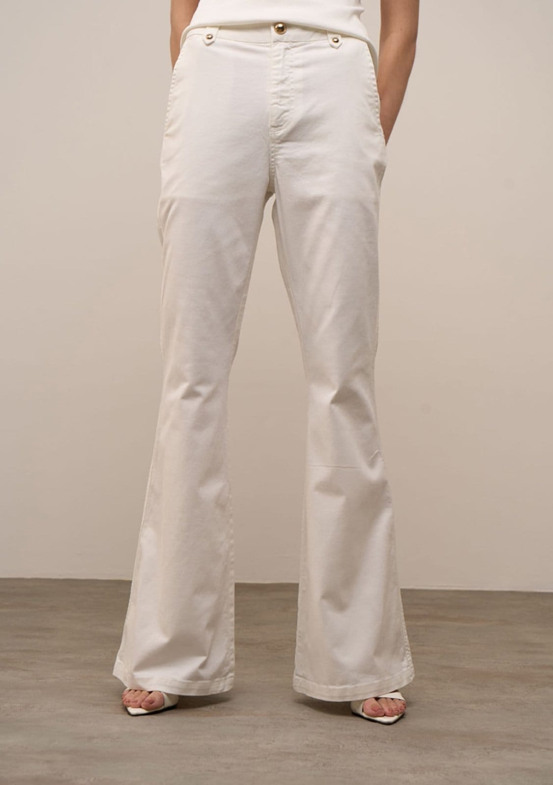 Vista 2 Calça Iódice Boot Cut Alta Off-white IÓDICE off-white white