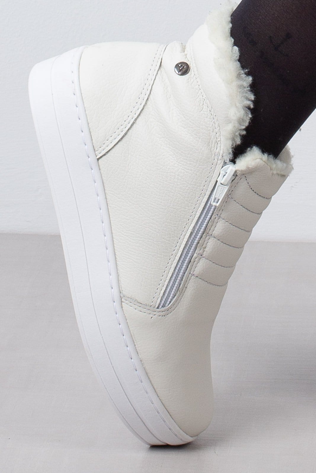 Vista 2 Tênis Andrea Vinci de couro com matelassê forrada em pelo 6903P - Off-white Andrea Vinci off-white white