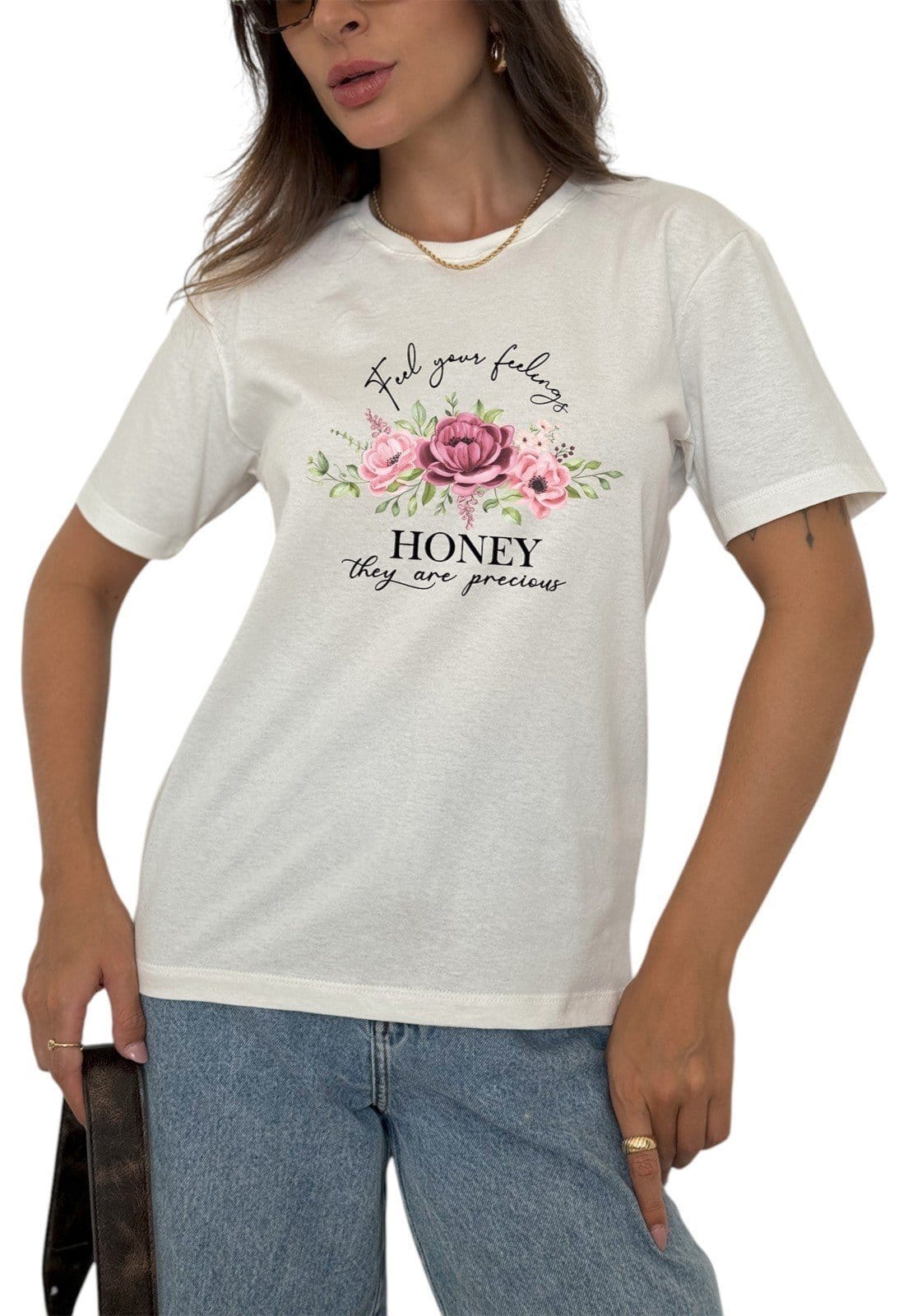 Vista 2 Camiseta Cianitas Off Estampa Honey Cianitas off-white honey