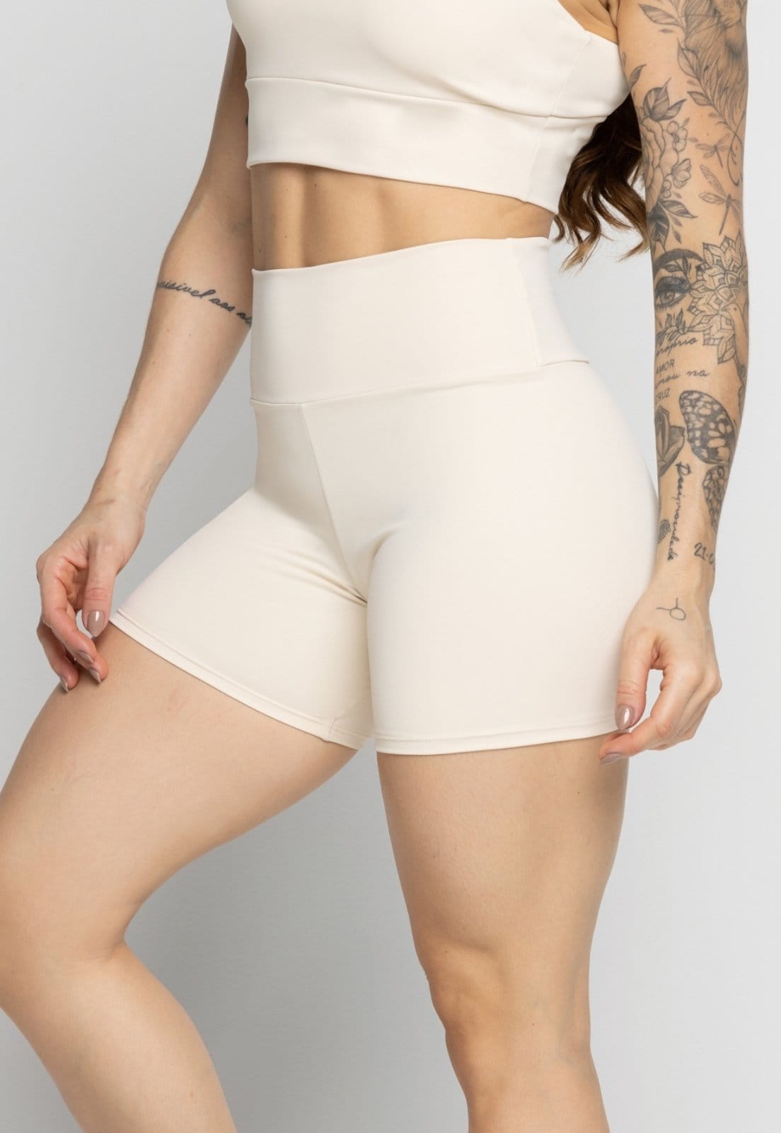 Vista 2 Short Fitness Vekyo Poliamida Feminino Suplex Liso Academia Off White VEKYO branco white