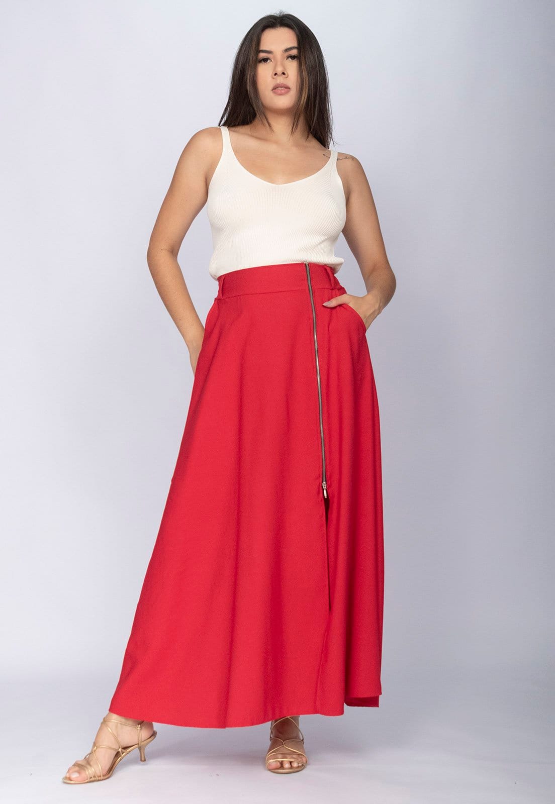 Vista 2 Saia Amazônia Vital Midi com Zíper vivo Amazonia Vital vermelho