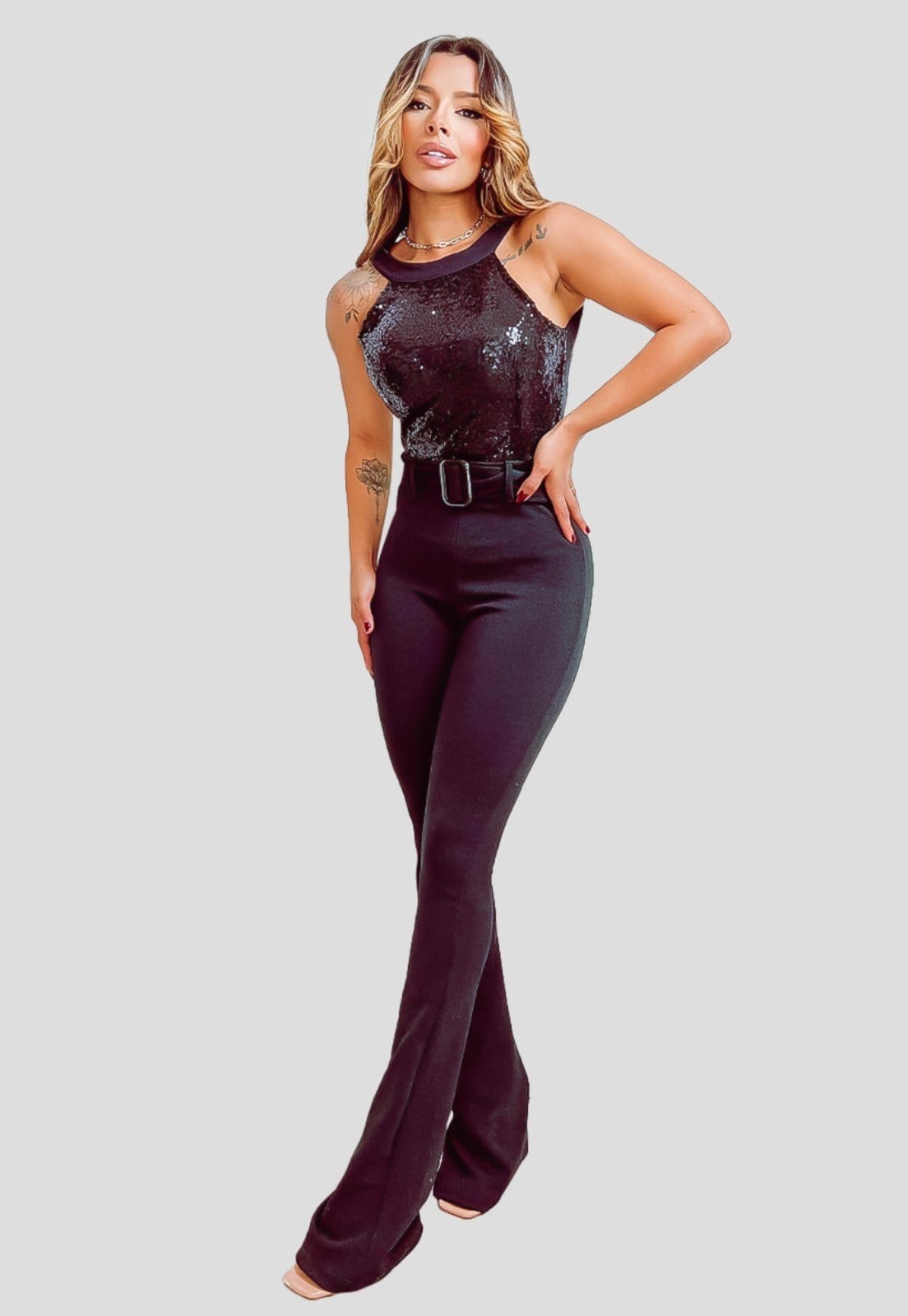 Vista 2 Macacão Feminino Paetes YWC ind Lantejoula Brilho Flare Festa Social YWC ind preto