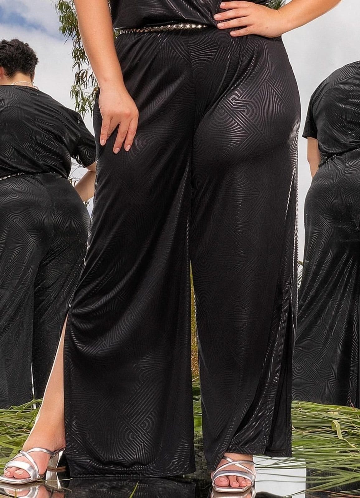 Calça Em Malha Resinada Geométrica Preta