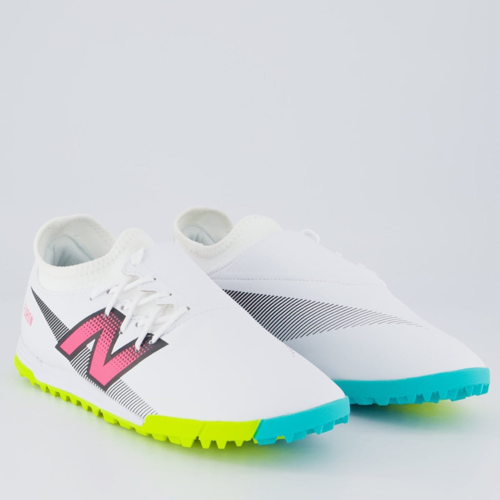 Vista 2 Chuteira New Balance Furon Dispatch Society Branca e Verde New Balance branco verde