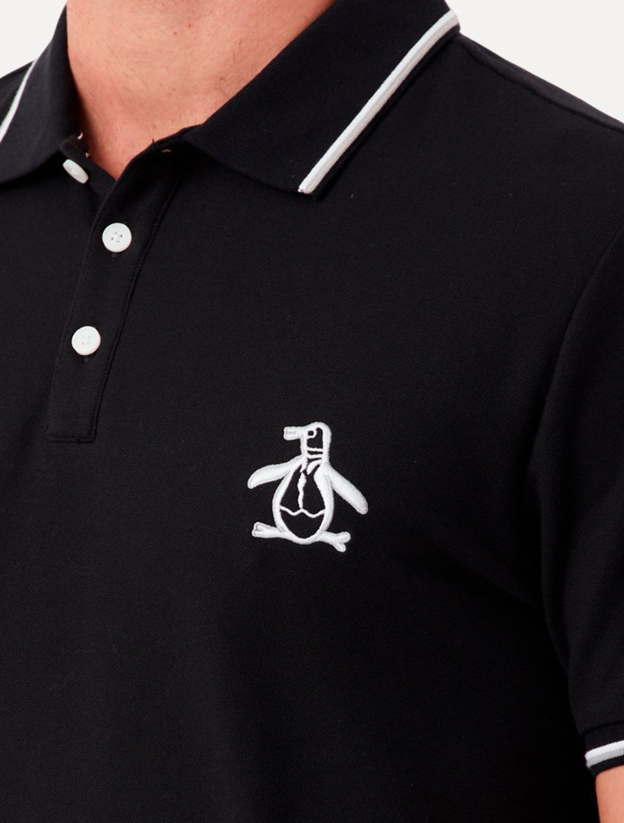 Vista 2 Polo Original Penguin Masculina Piquet Lisa Friso Mega Patch Preta Original Penguin preto