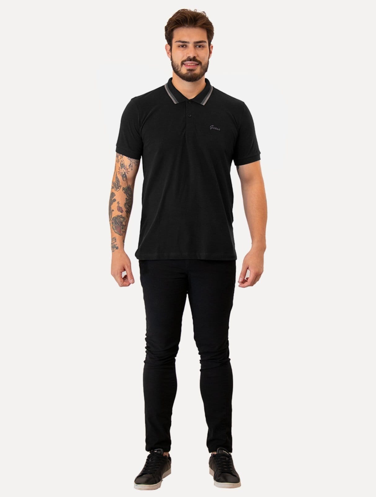 Vista 2 Polo Guess Masculina Piquet Friso Bordado Cursivo Preta Guess preto