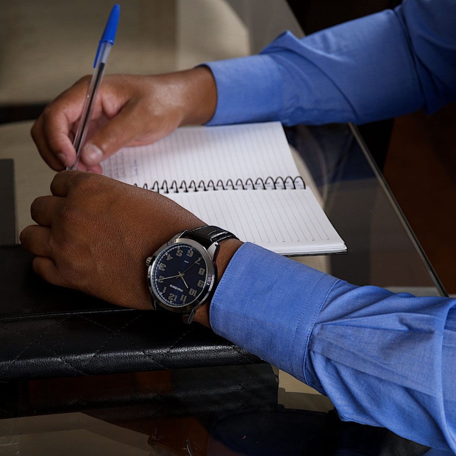 Vista 2 Relógio Masculino Prata Com Visor Azul Mondaine preto azul