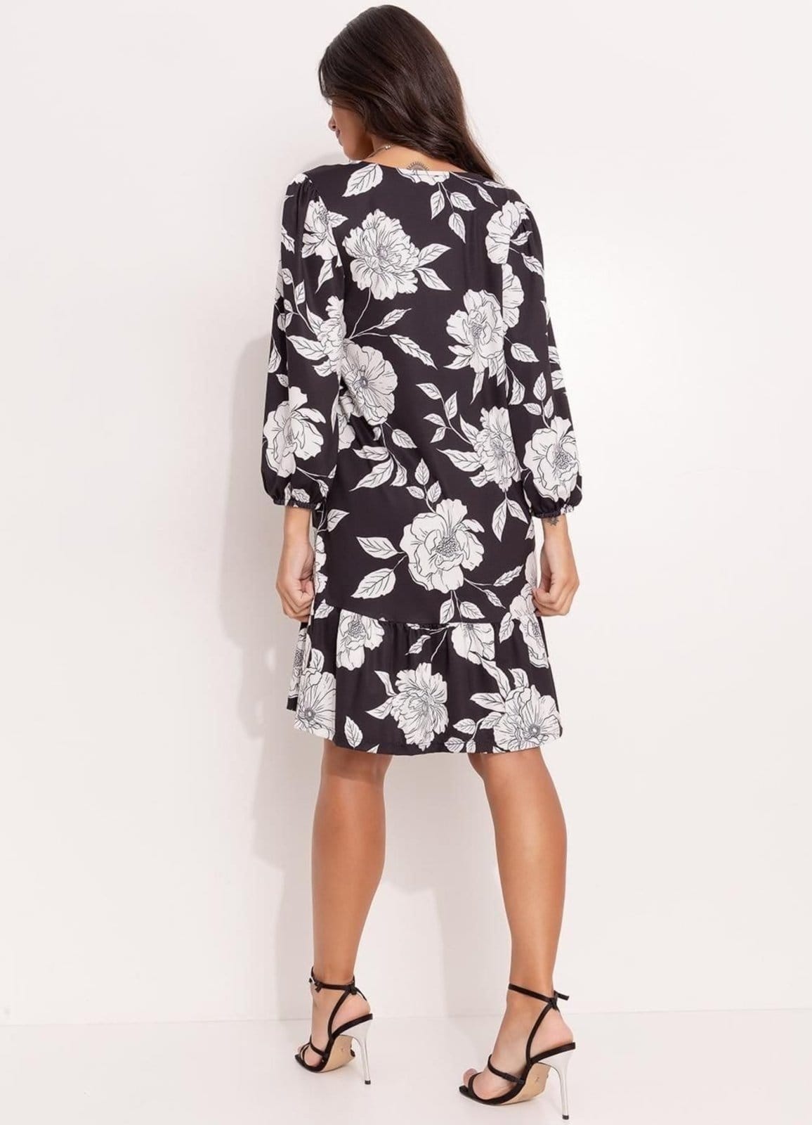 Vista 2 Vestido Feminino Floral E Branco Em Malha Fria Quintess preto