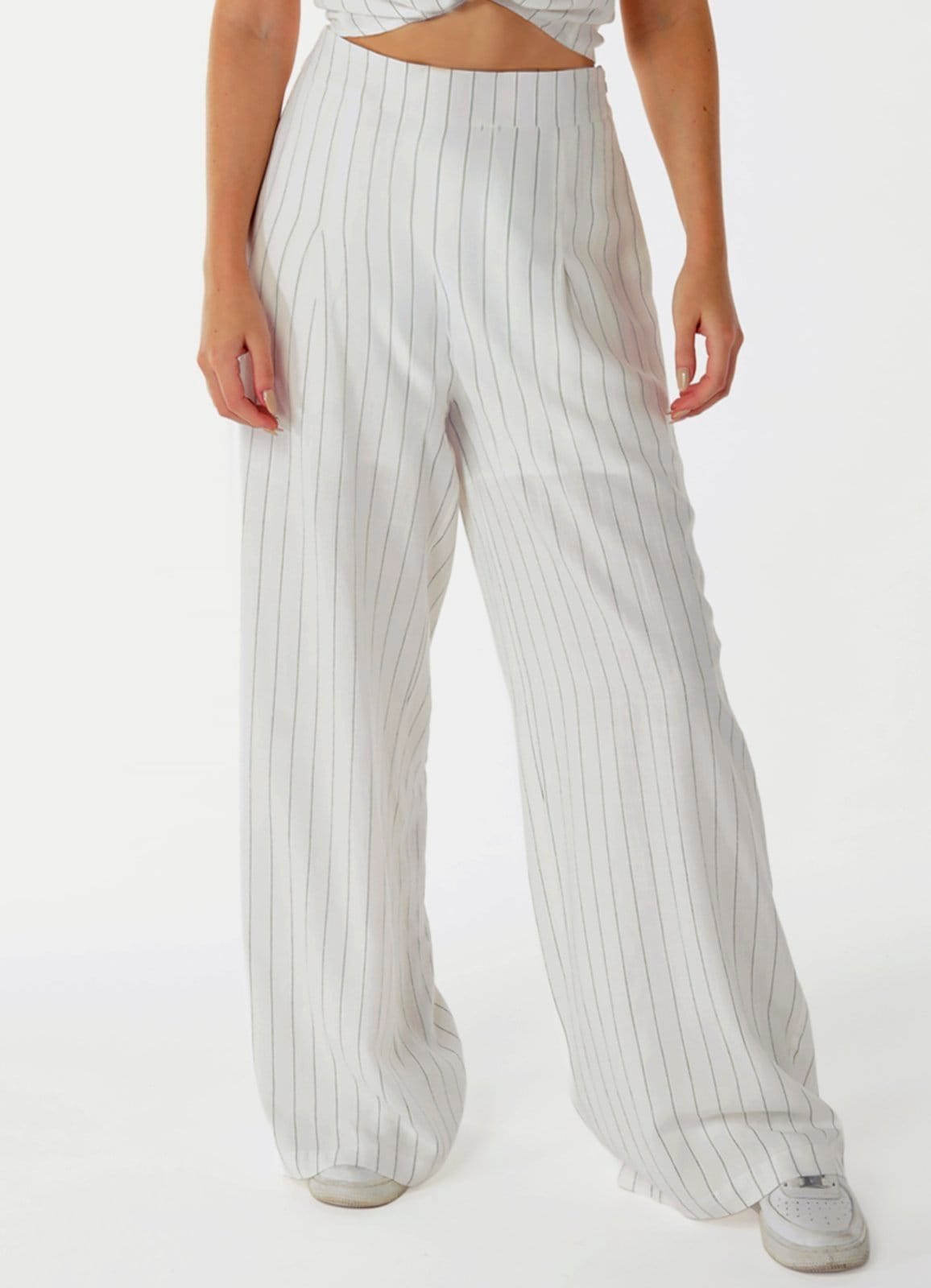 Calça Pantalona de Linho Branca Risca de Giz com Bolsos