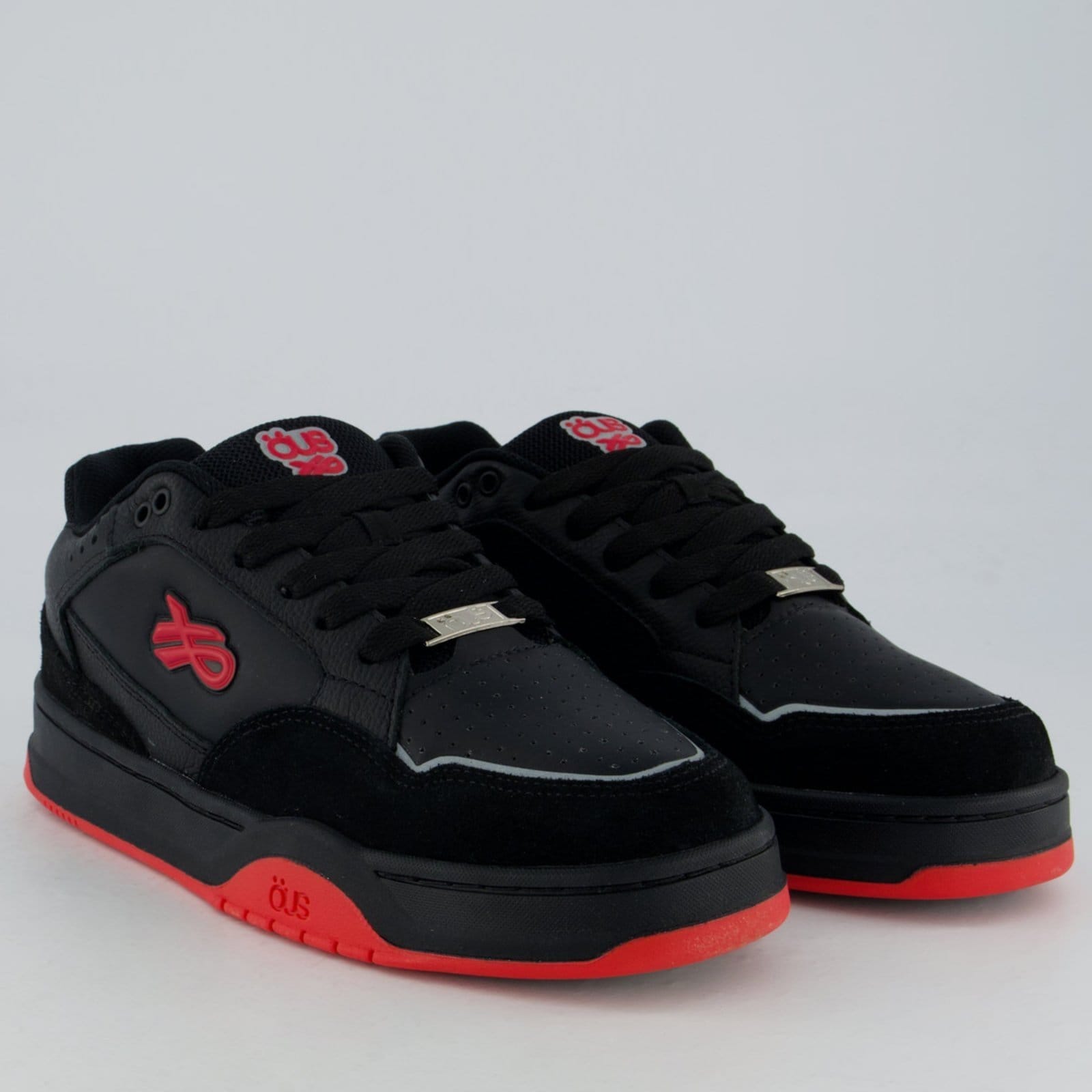 Vista 2 Tênis OUS Imperial Sousa e Vermelho ÖUS preto