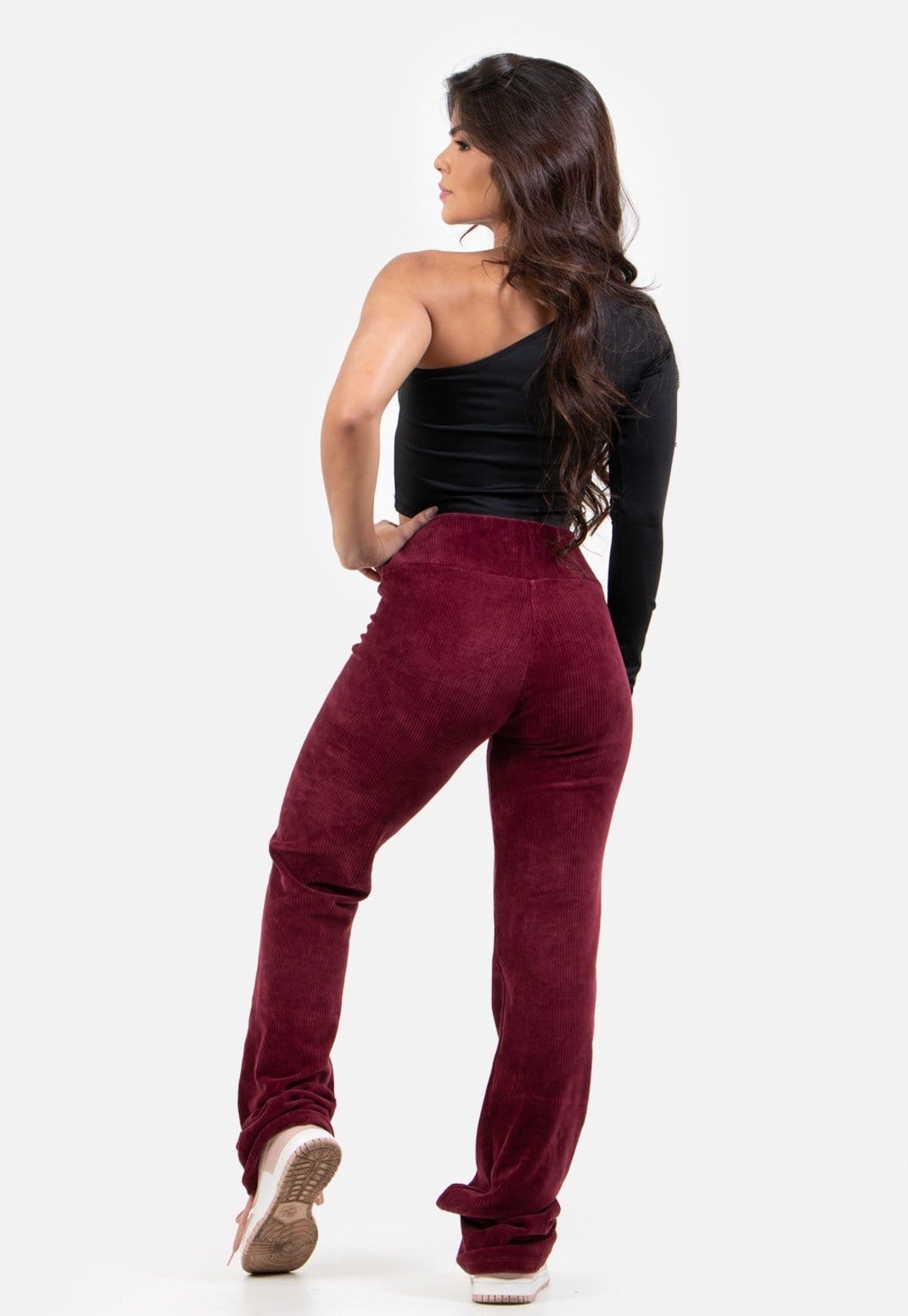 Vista 2 Calça Flare Rioutlet Veludo Cotelê Cintura Alta Rioutlet vinho